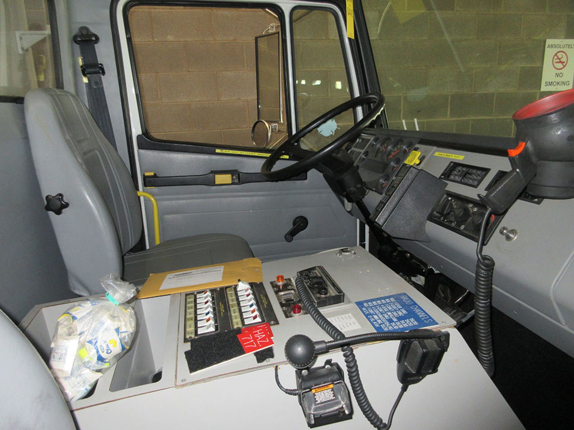 1994 FREIGHTLINER FL70 WITH HACKNEY & SONS EMERGENCY SUPPORT VEHICLE PACKAGE; 7,197 MILES, TOUCH - Image 7 of 7