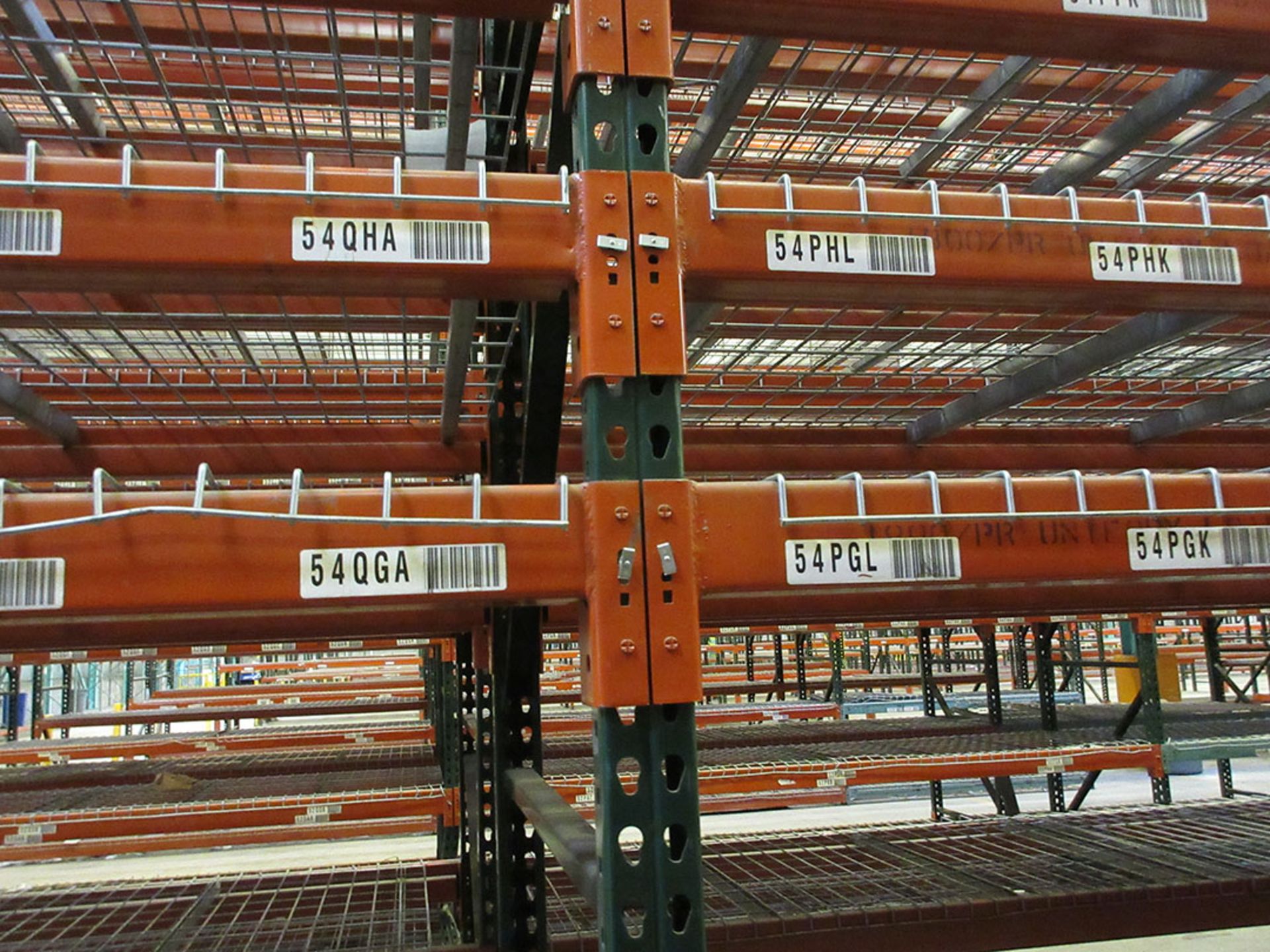 (34) SECTIONS OF TEARDROP STYLE PALLET RACK; (36) 20' UPRIGHTS, (680) 12' X 4'' CROSSBEAMS, (140) 8' - Image 3 of 3