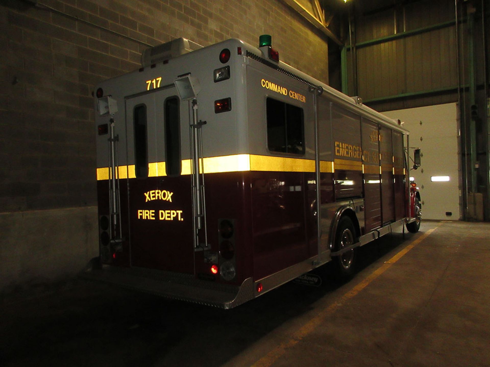 1994 FREIGHTLINER FL70 WITH HACKNEY & SONS EMERGENCY SUPPORT VEHICLE PACKAGE; 7,197 MILES, TOUCH - Image 3 of 7