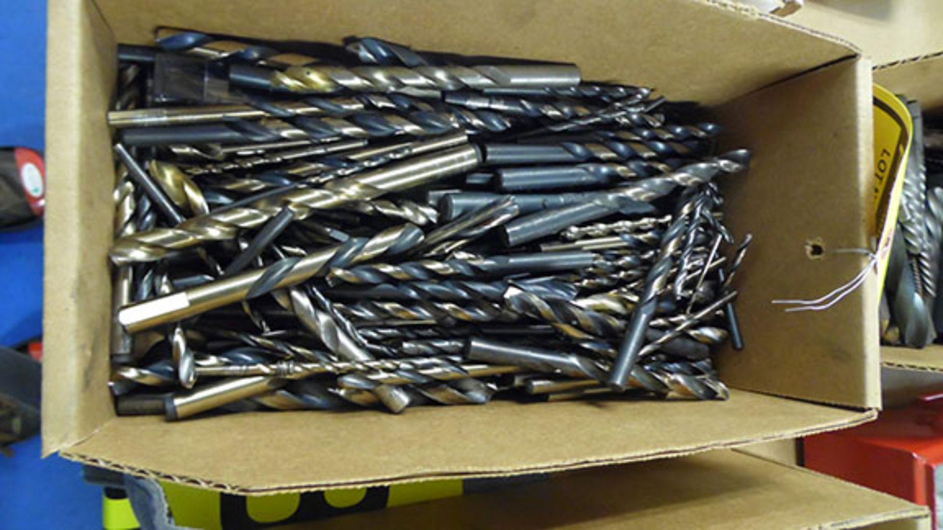 LOT OF ASSORTED DRILL BITS