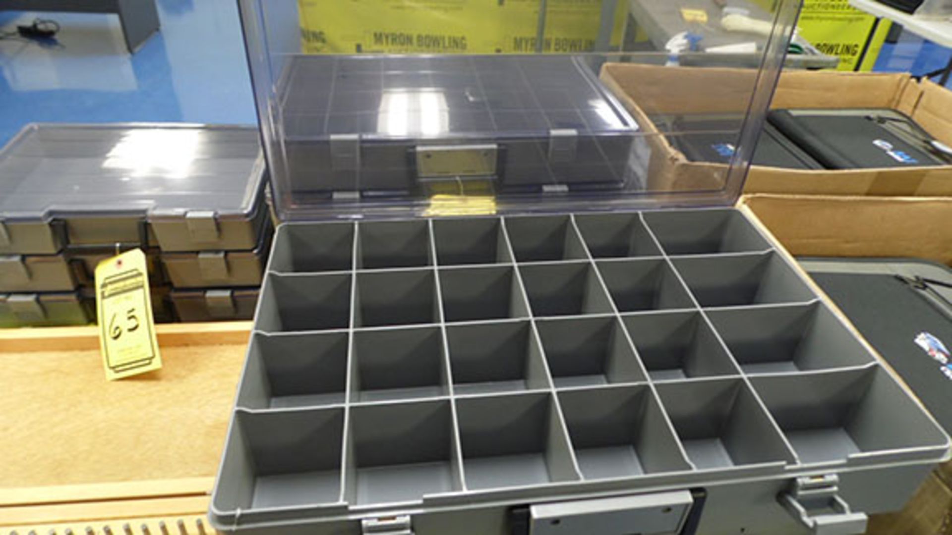 18 1/2'' X 12 1/2'' PLASTIC PARTS ORGANIZERS (X4)