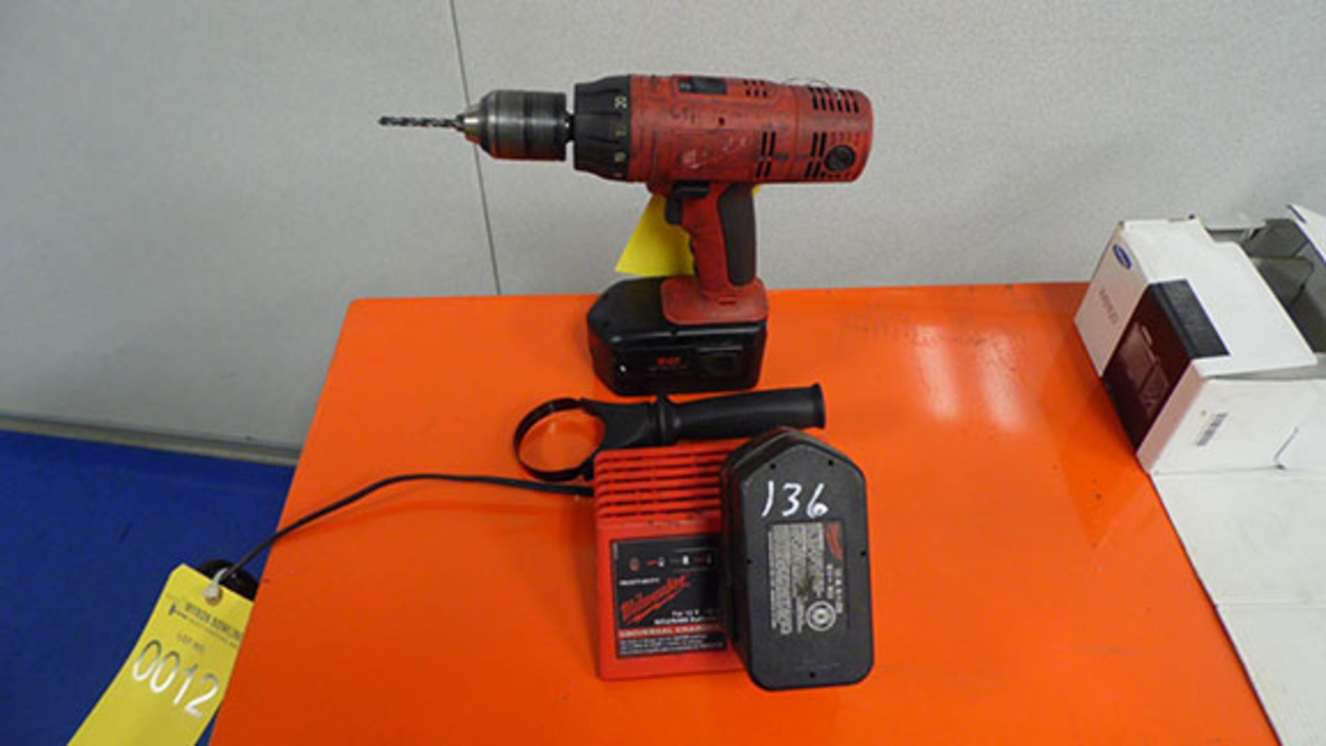 MILWAUKEE 18-VOLT CORDLESS DRILL