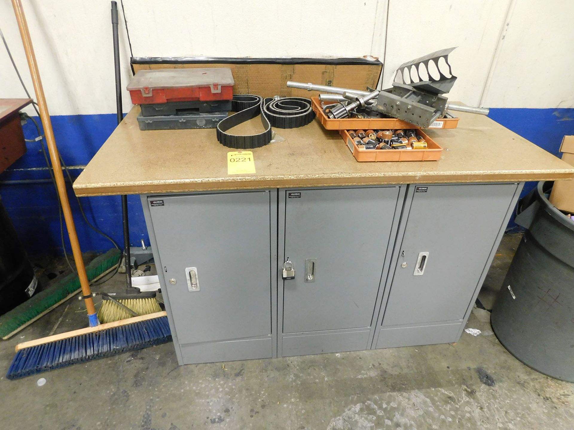 GLOBAL WORK BENCH; 60'' X 30''