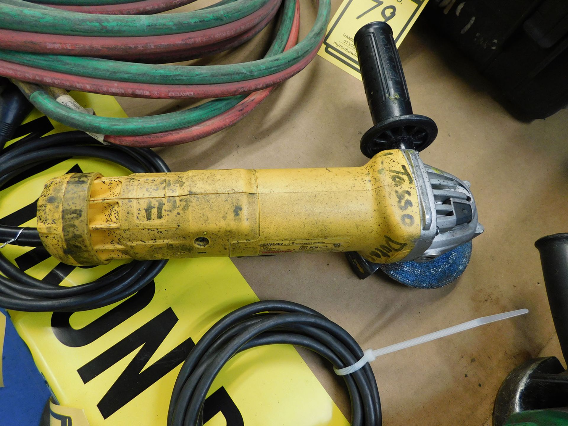 DEWALT 4'' ANGLE GRINDER