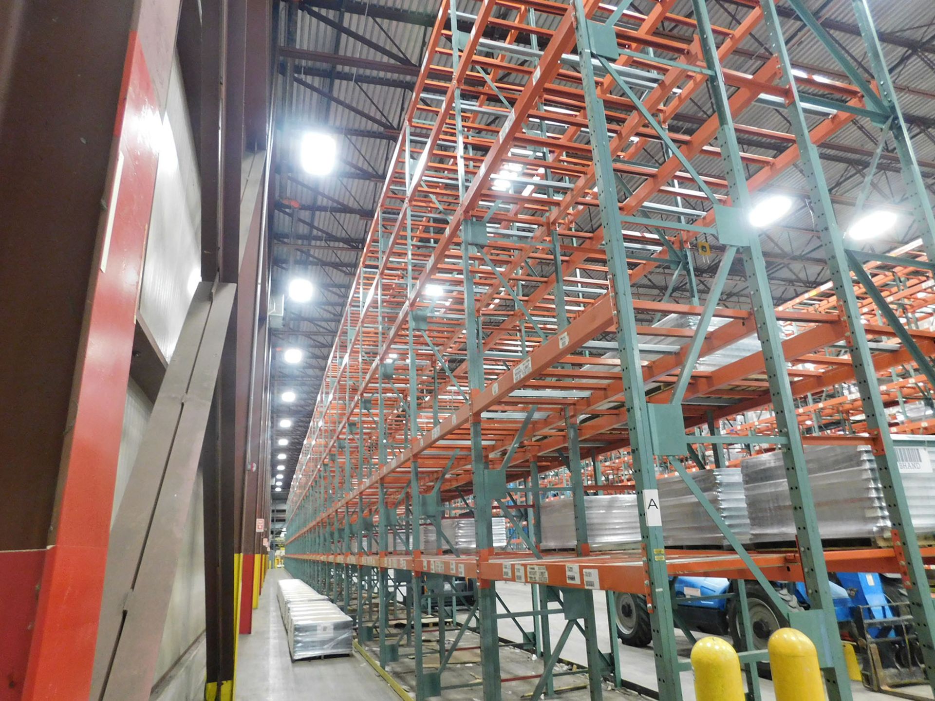 (33) SECTIONS OF PALLET RACKING; (34) 32' X 3'' X 3'' UPRIGHTS, (330) 96'' X 6'' HORIZONTAL BEAMS,