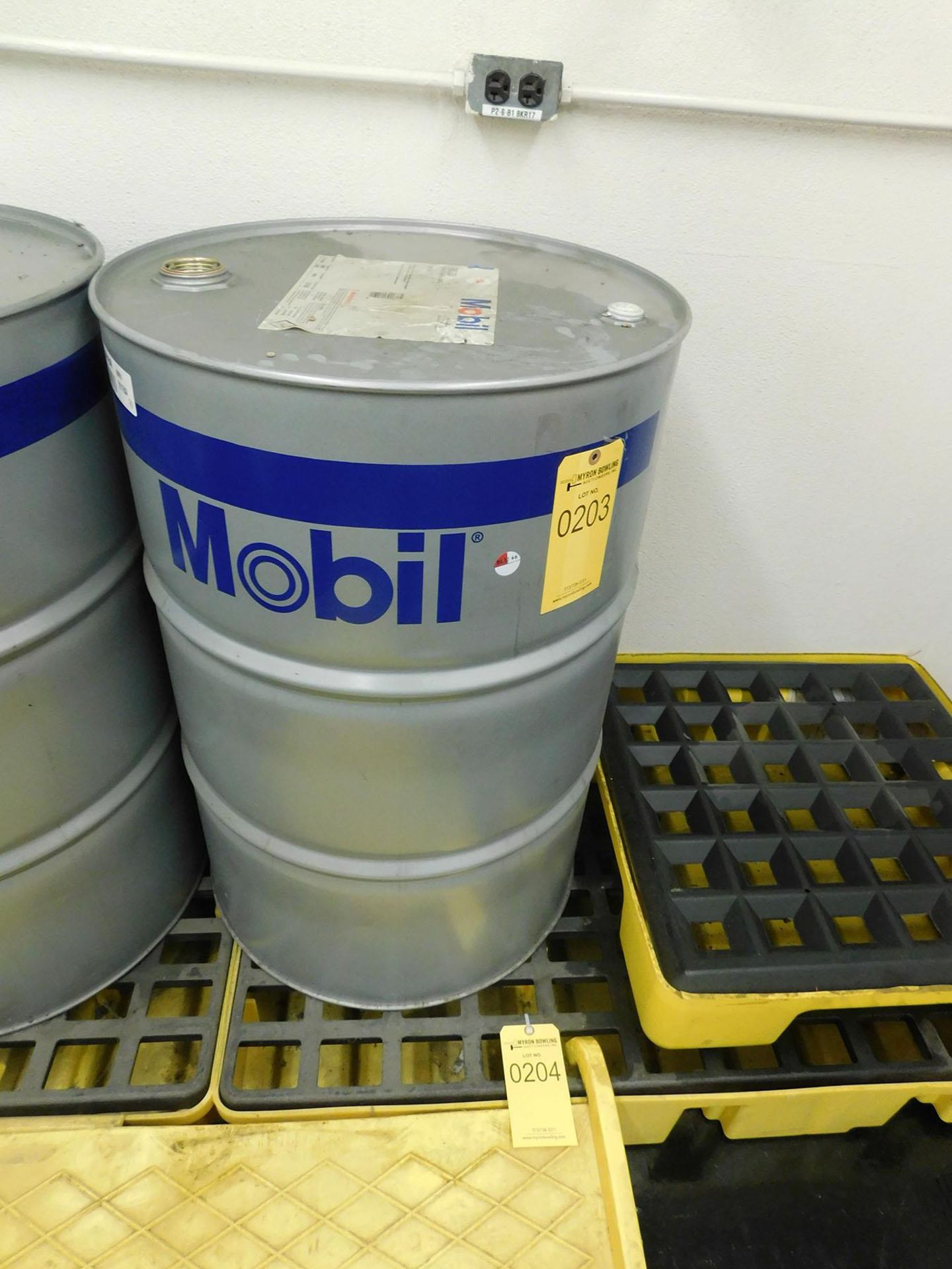 55-GALLON DRUM OF MOBIL SHC 634 SYNTHETIC BEARING & GEAR OIL