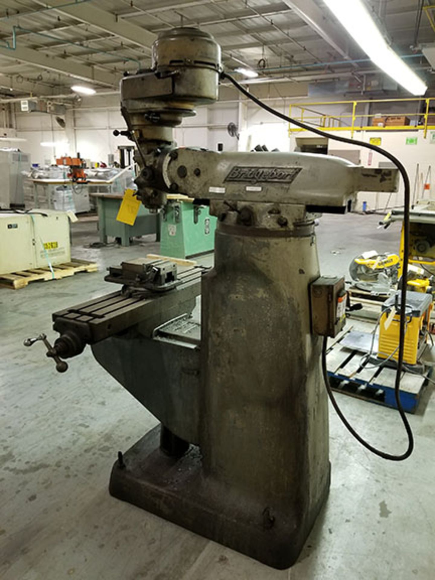 BRIDGEPORT VERTICAL MILL; 1-HP, WITH 6'' ROTARY MACHINE VISE, 80-2720 RPM, S/N J23352 - Image 4 of 4