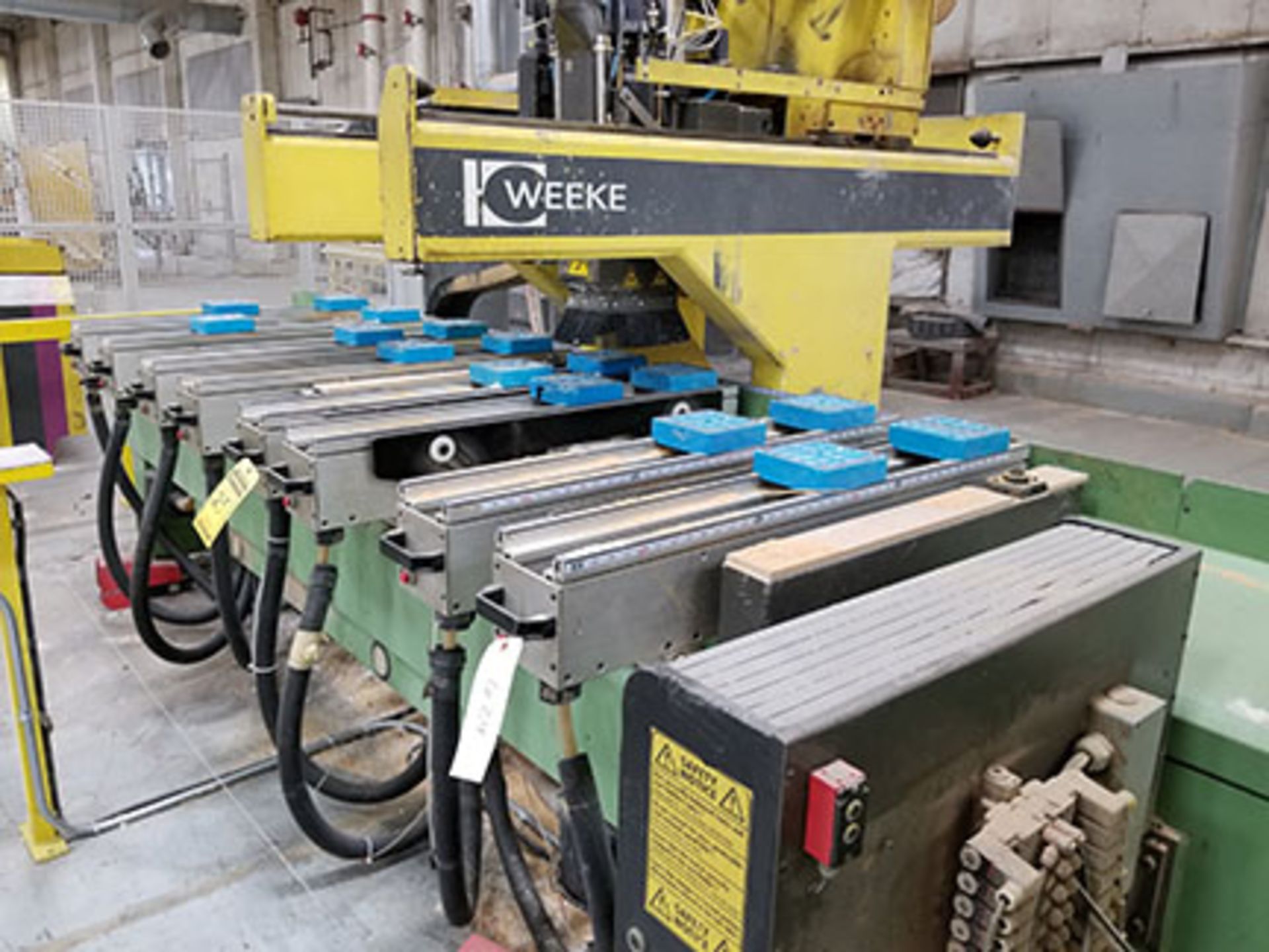 1996 WEEKE BP12/W/OPTIMAT CNC ROUTER; 14' TRAVEL BED, (8) HOLD DOWNS, (17) VERTICAL DRILL POINTS,