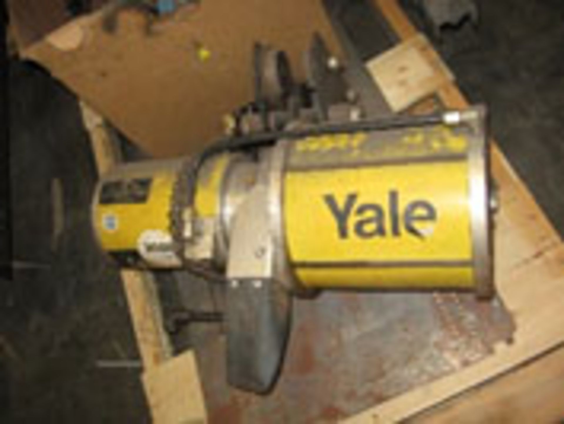 YALE 300 LB. CAPACITY AIR COUNTER BALANCE HOIST; MODEL YB-300P13, S/N MB-000-10 ***LOCATED IN