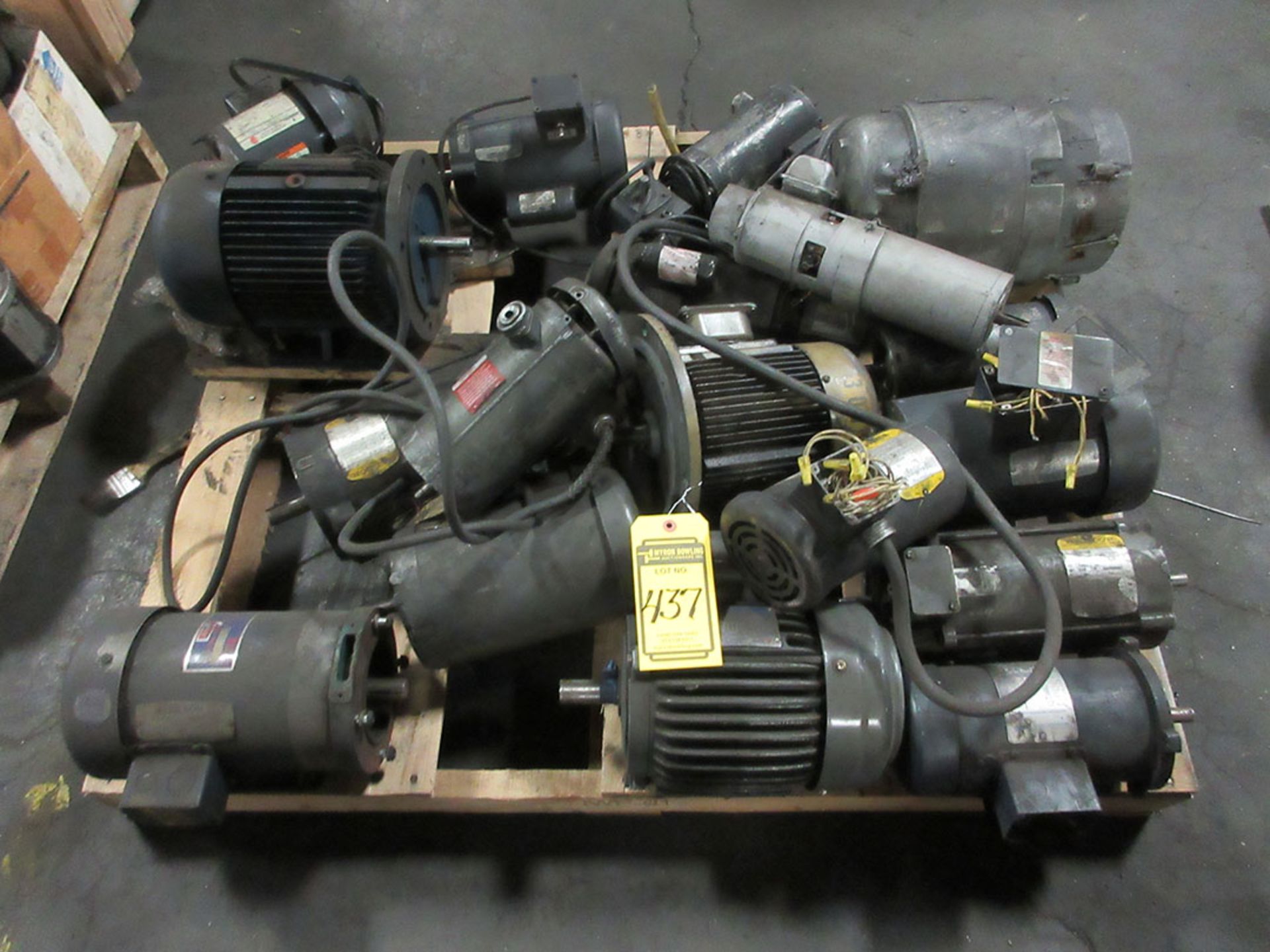 PALLET WITH ASSORTED INDUCTION MOTORS