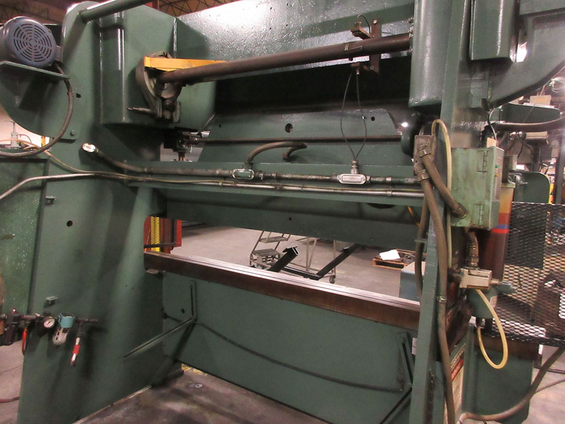 CHICAGO 55-TON X 8' HYDRAULIC PRESS BRAKE; MODEL 68B, S/N L20486, LIGHT CURTAINS - Image 2 of 3