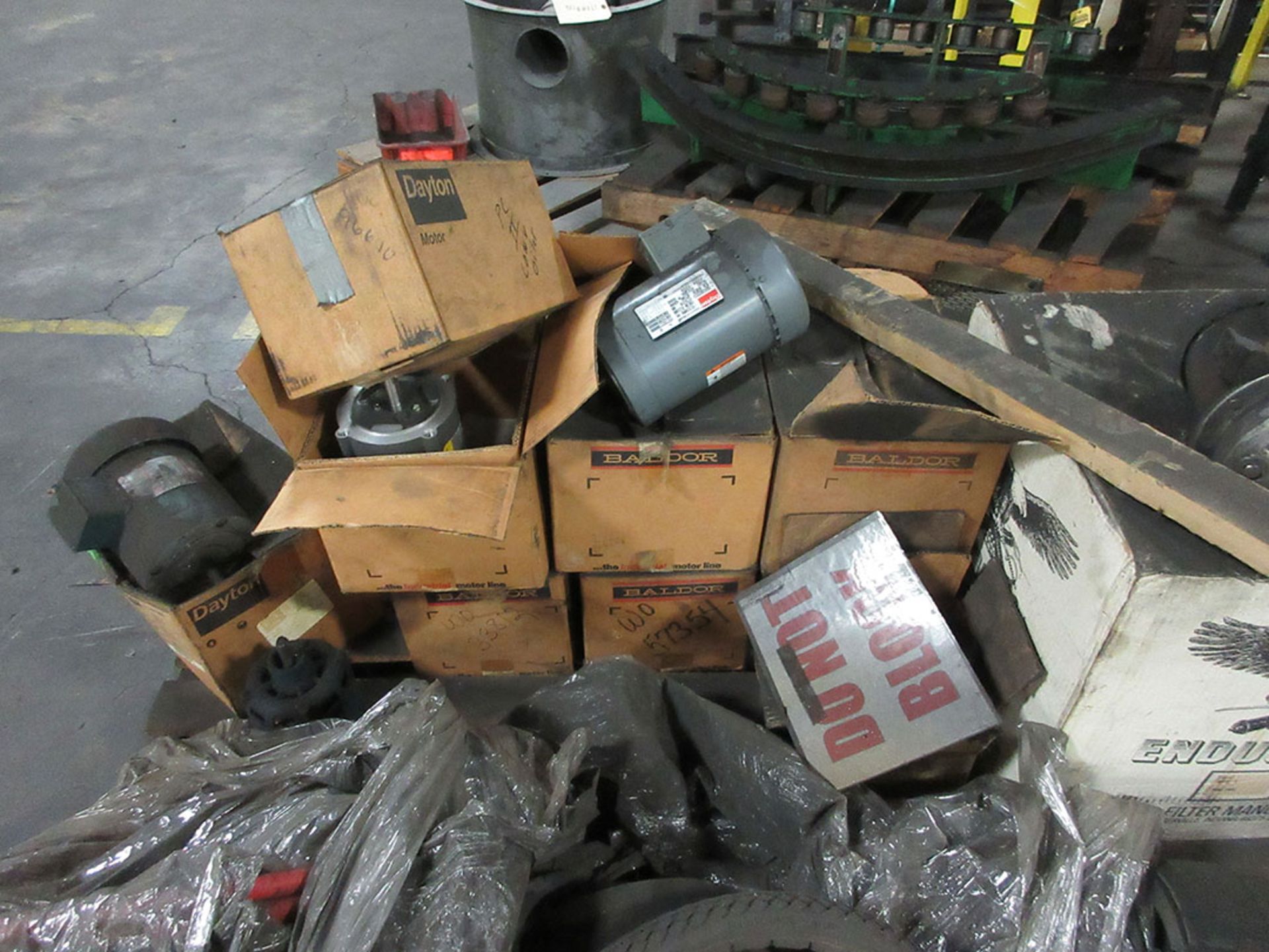 PALLET WITH ASSORTED INDUCTION MOTORS (SOME NEW) - Image 2 of 2