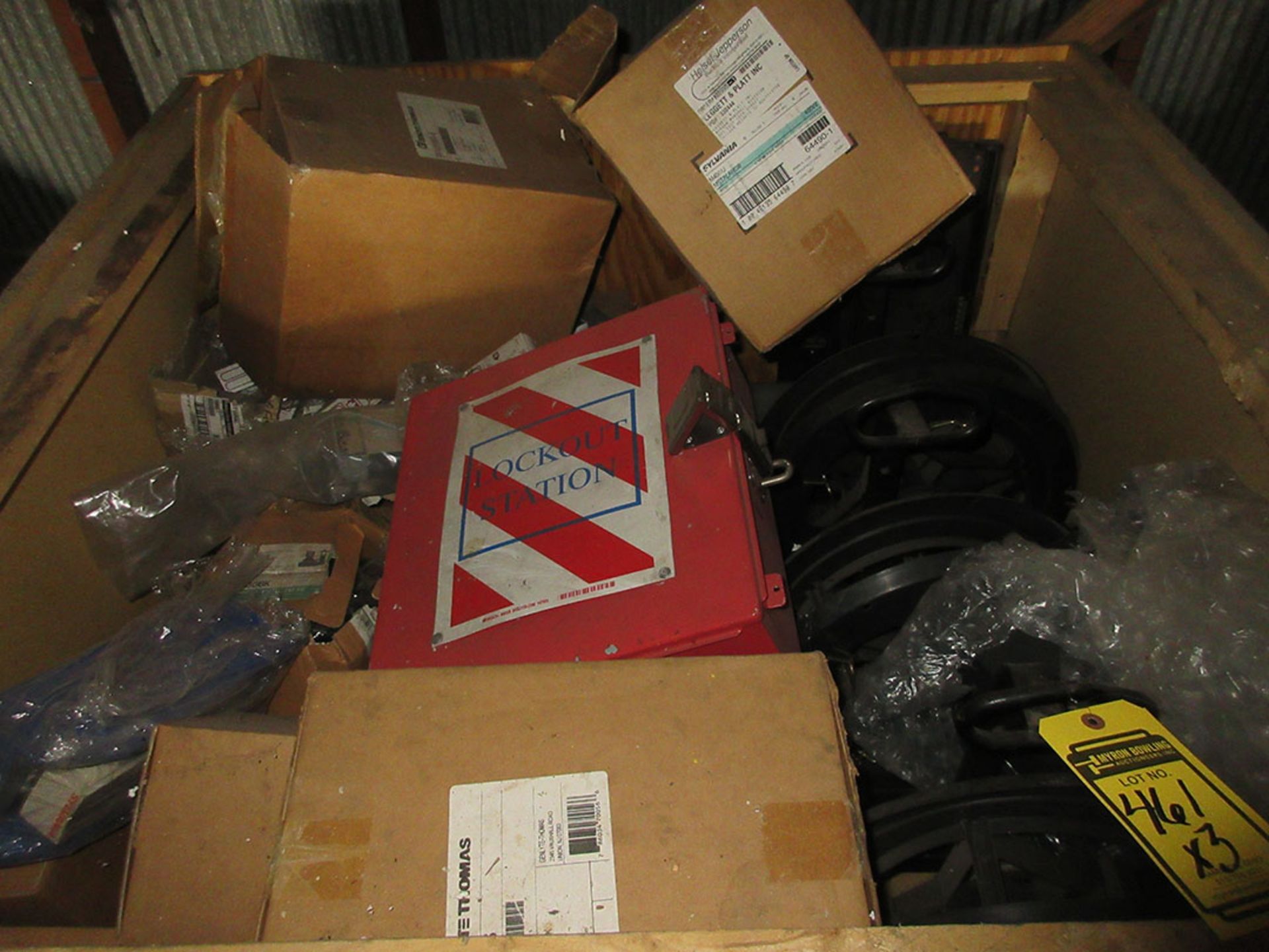 (3) PALLETS/CRATE WITH DISCONNECTS, HARDWARE, HOSE REELS, AND INDUCTION MOTORS - Image 2 of 4