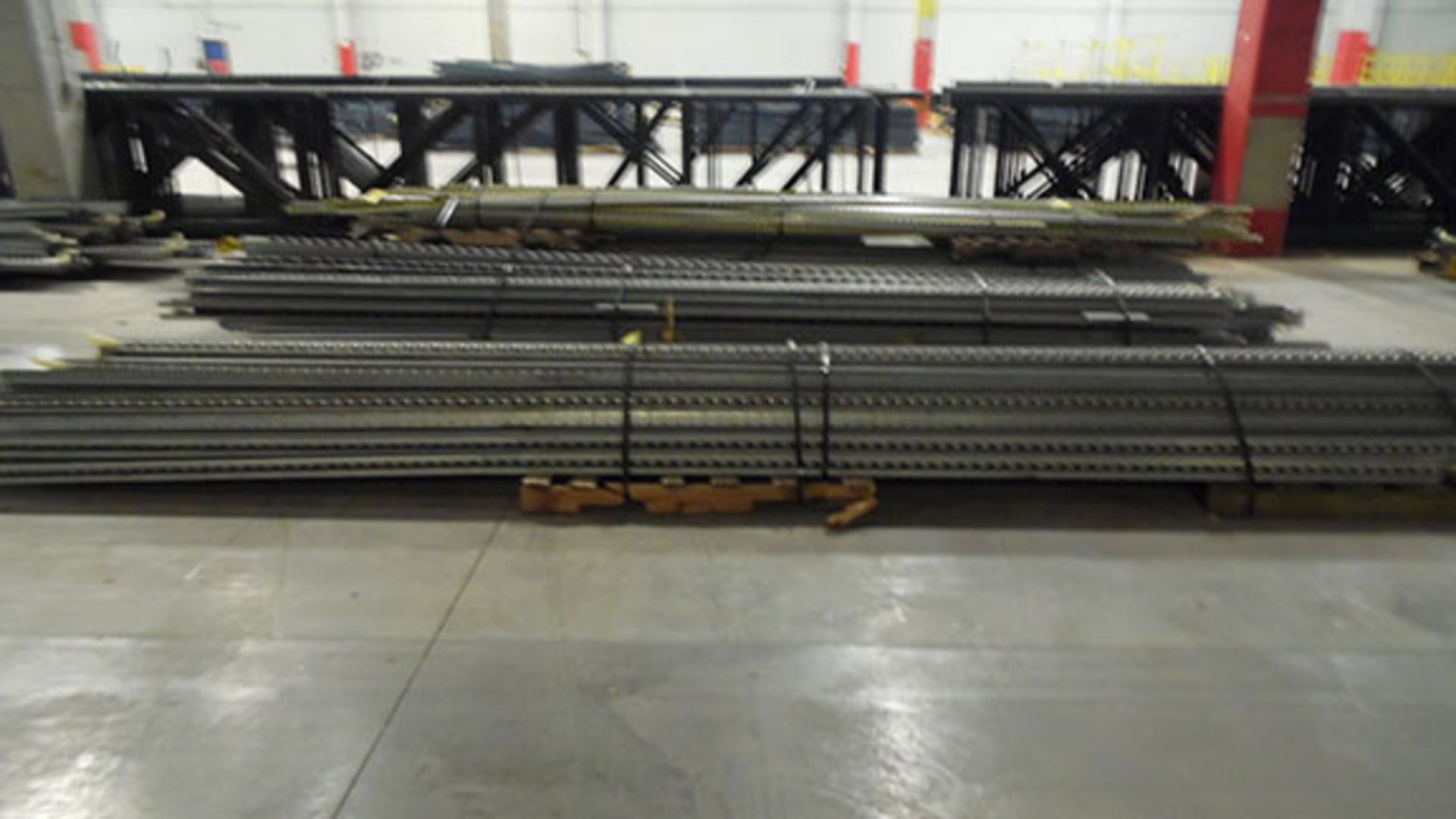 LOT OF (APPROX. 120) 214'' & (APPROX. 50) 206'' GRAVITY CONVEYOR ROLLERS