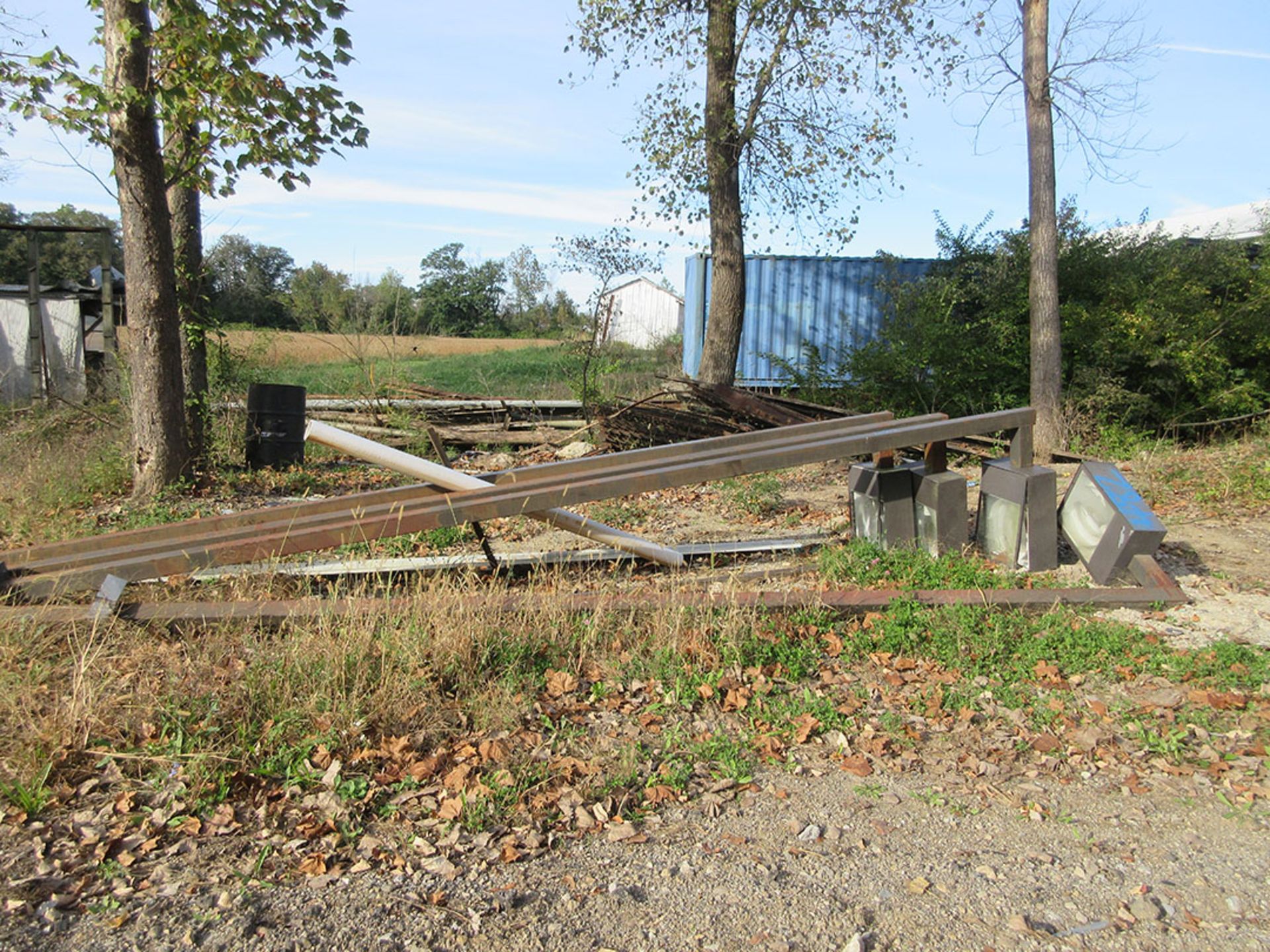 (4) LIGHT POLES & IRON RAILING