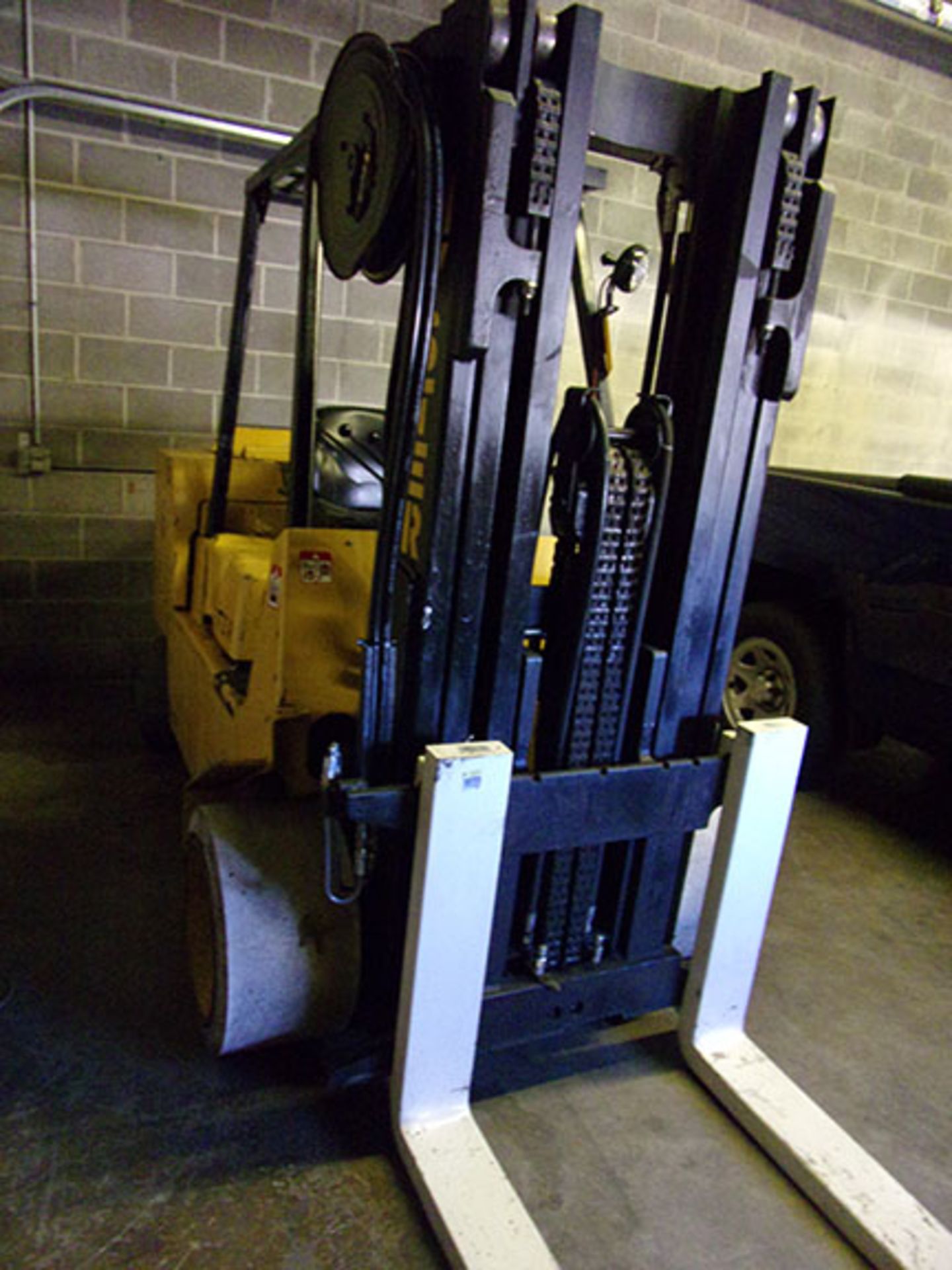 HYSTER S120XLS 12,000-LB. LP FORKLIFT, 4' FORKS, MONOTROL 3-STAGE MAST, CLEAR VIEW, 160'' LIFT, S/ - Image 2 of 3