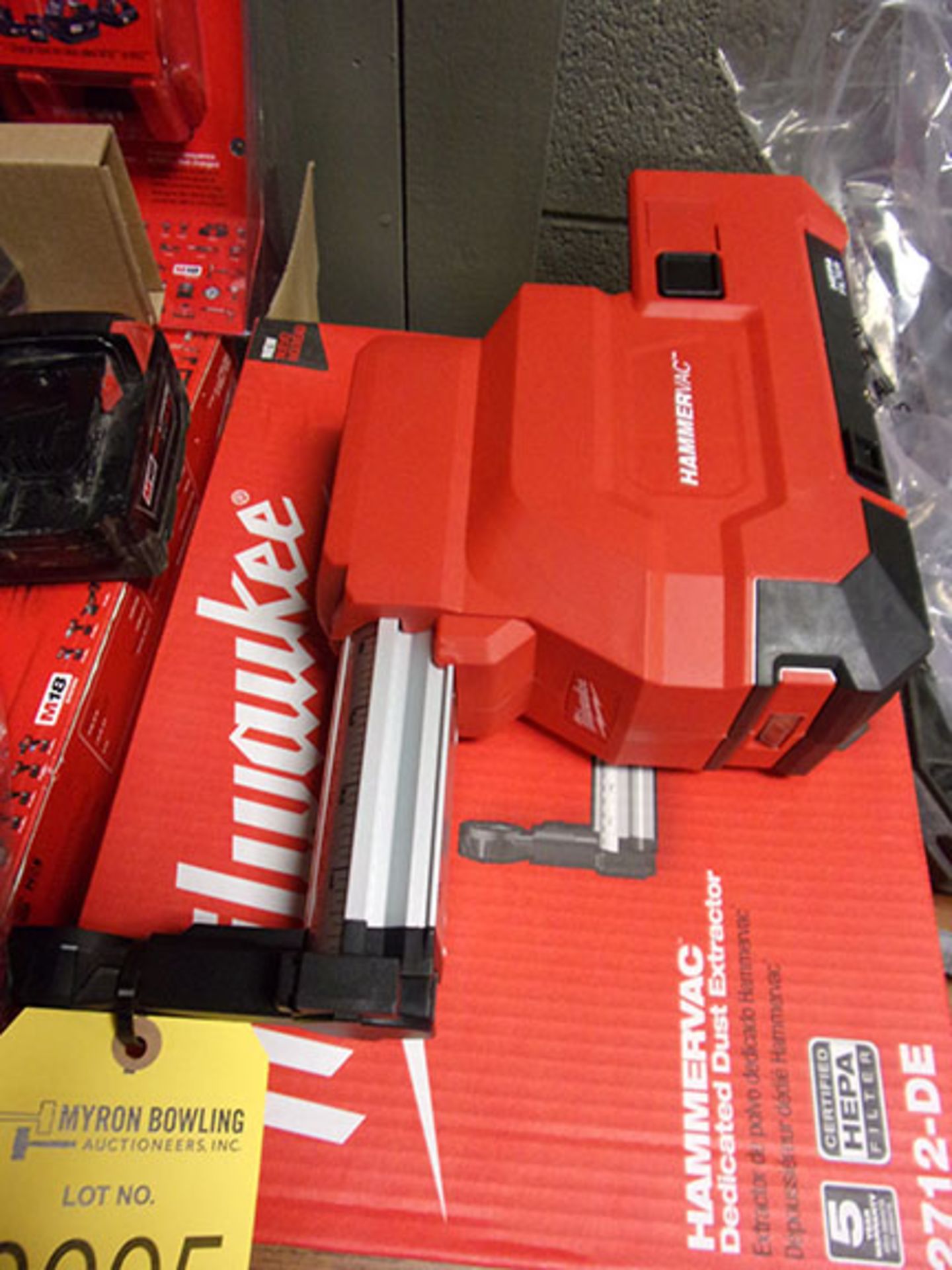 MILWAUKEE HAMMERVAC (NEW - NO BATTERY OR CHARGER)