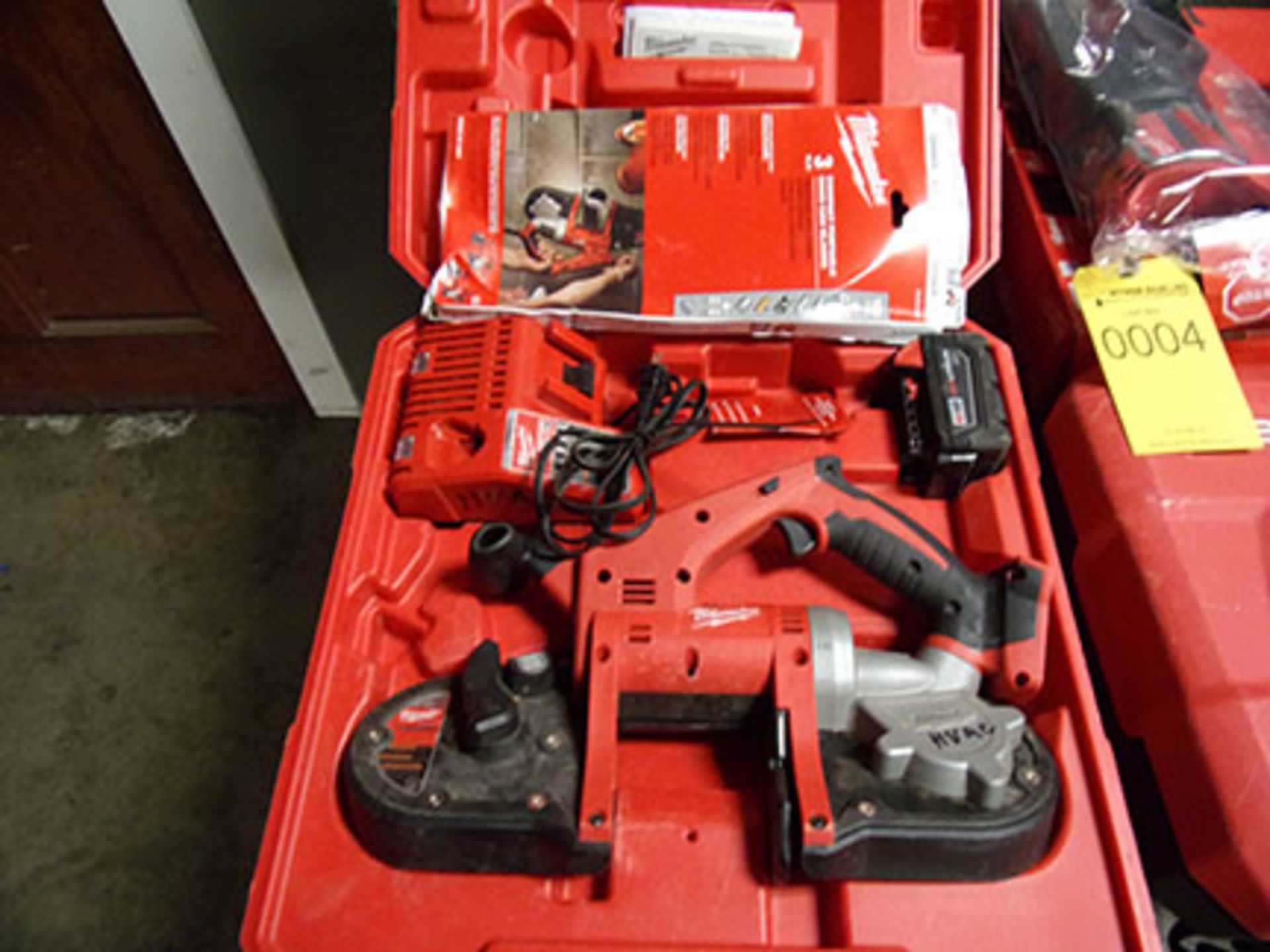 MILWAUKEE 18-VOLT BAND SAW WITH CHARGER BLADE & BATTERY (NEW)