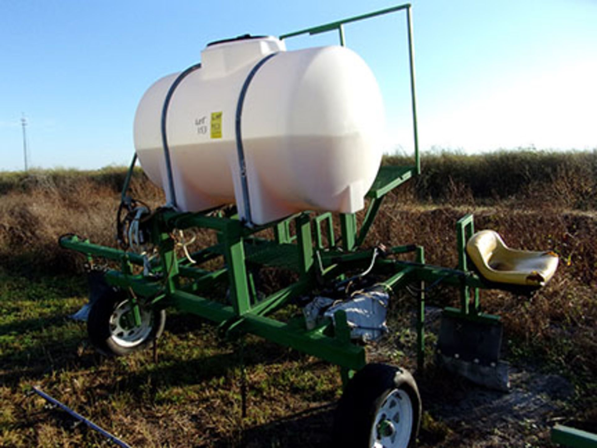 KENNCO HERBICIDE SPRAYER; 300 GALLONS