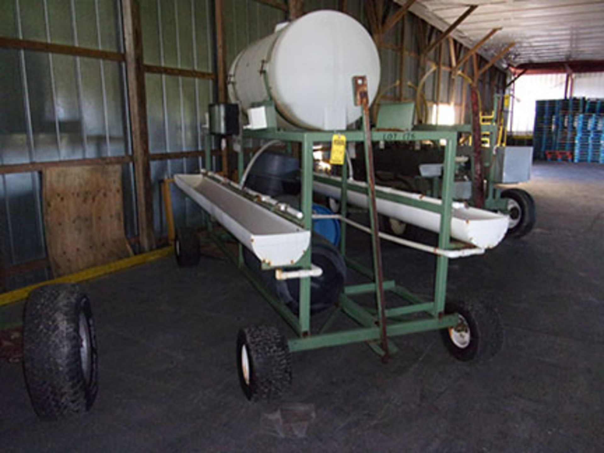 10' 2-SIDED WASH TRAILER WITH TANK & ACCESSORIES