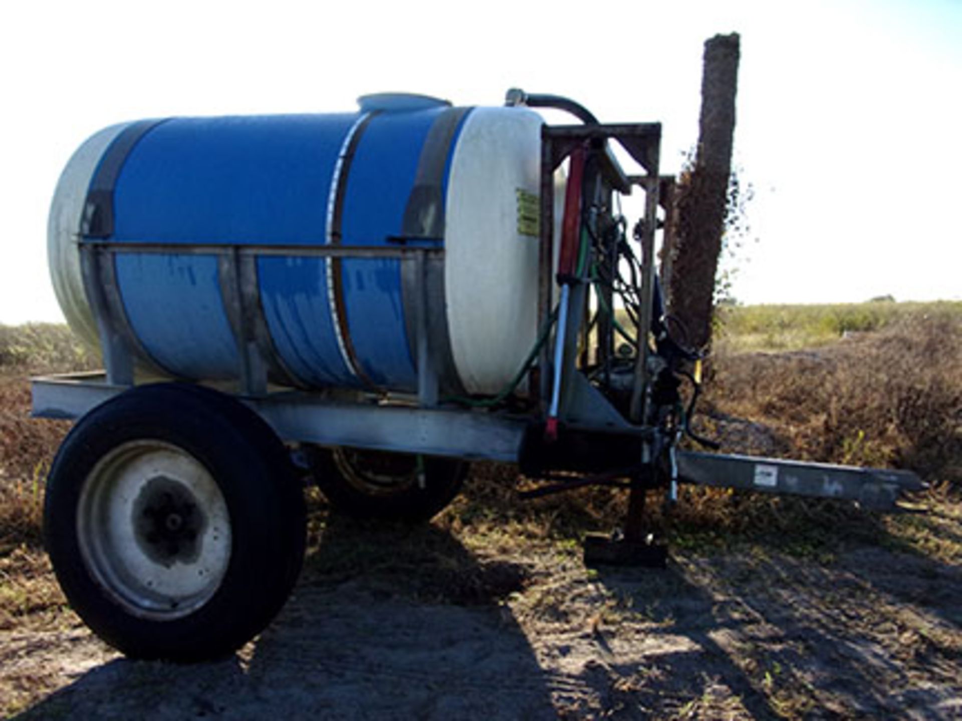 1,200 GALLON KENNCO 48' SPRAYER - Image 2 of 3