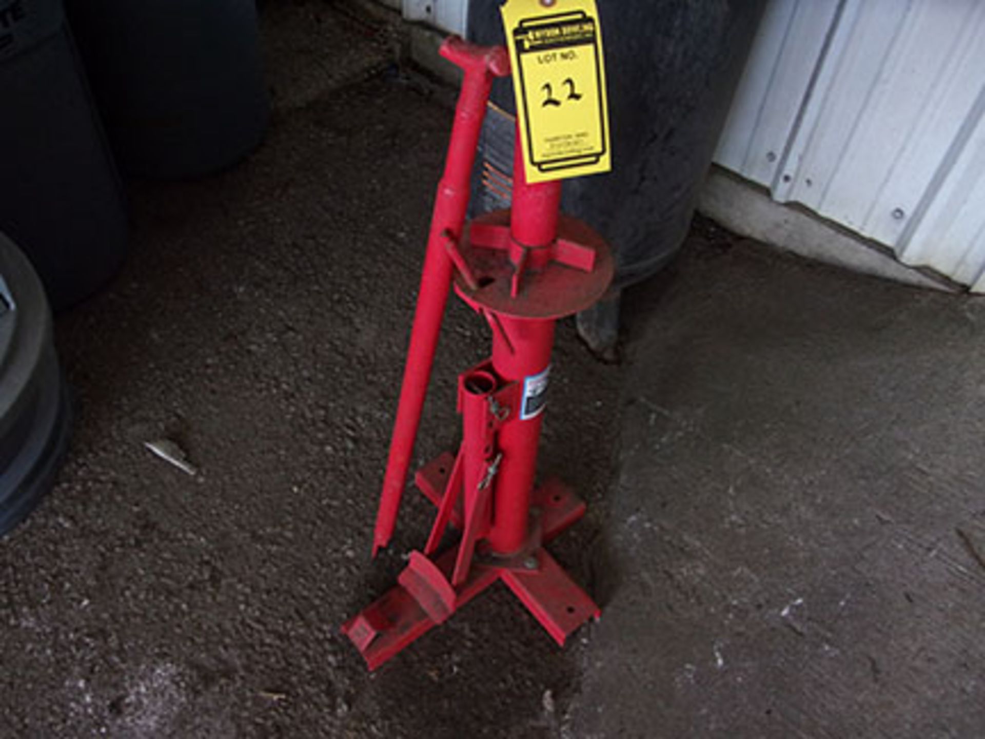 PITTSBURG PORTABLE MANUAL TIRE MACHINE