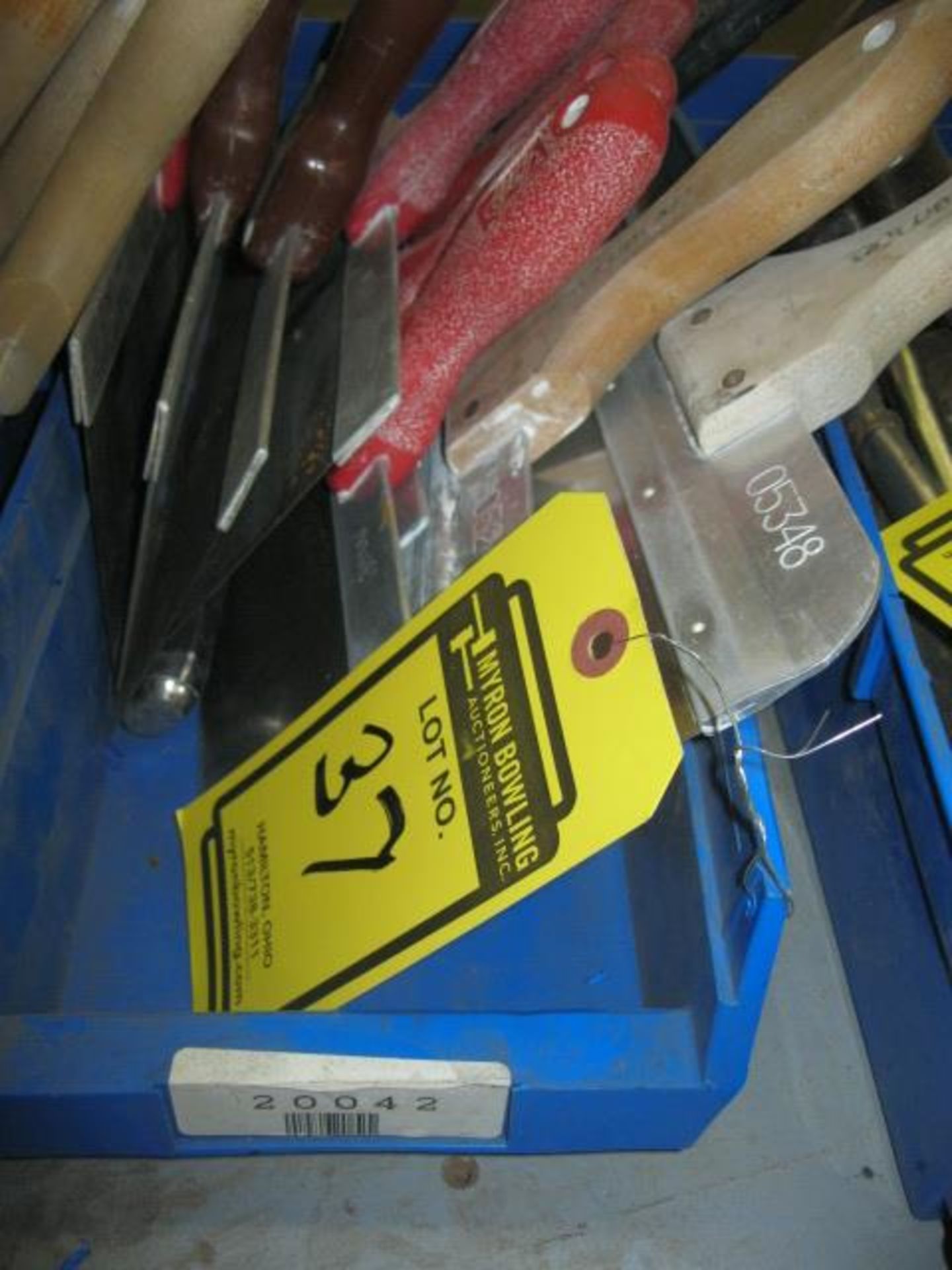 LOT OF GOLDBLATT AND QLT DRYWALL FINISHING TROWELS