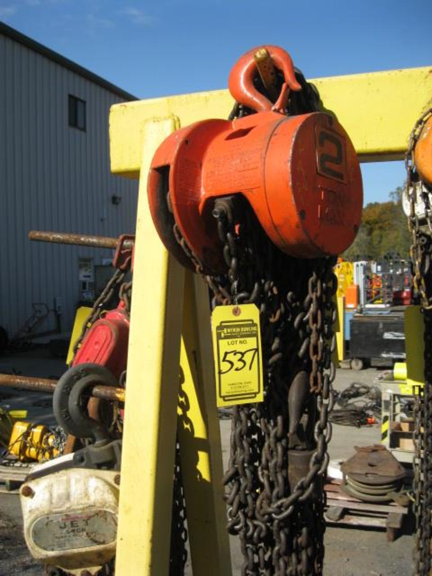 CM CYCLONES 2-TON CHAIN HOIST WITH LOAD LIMITER