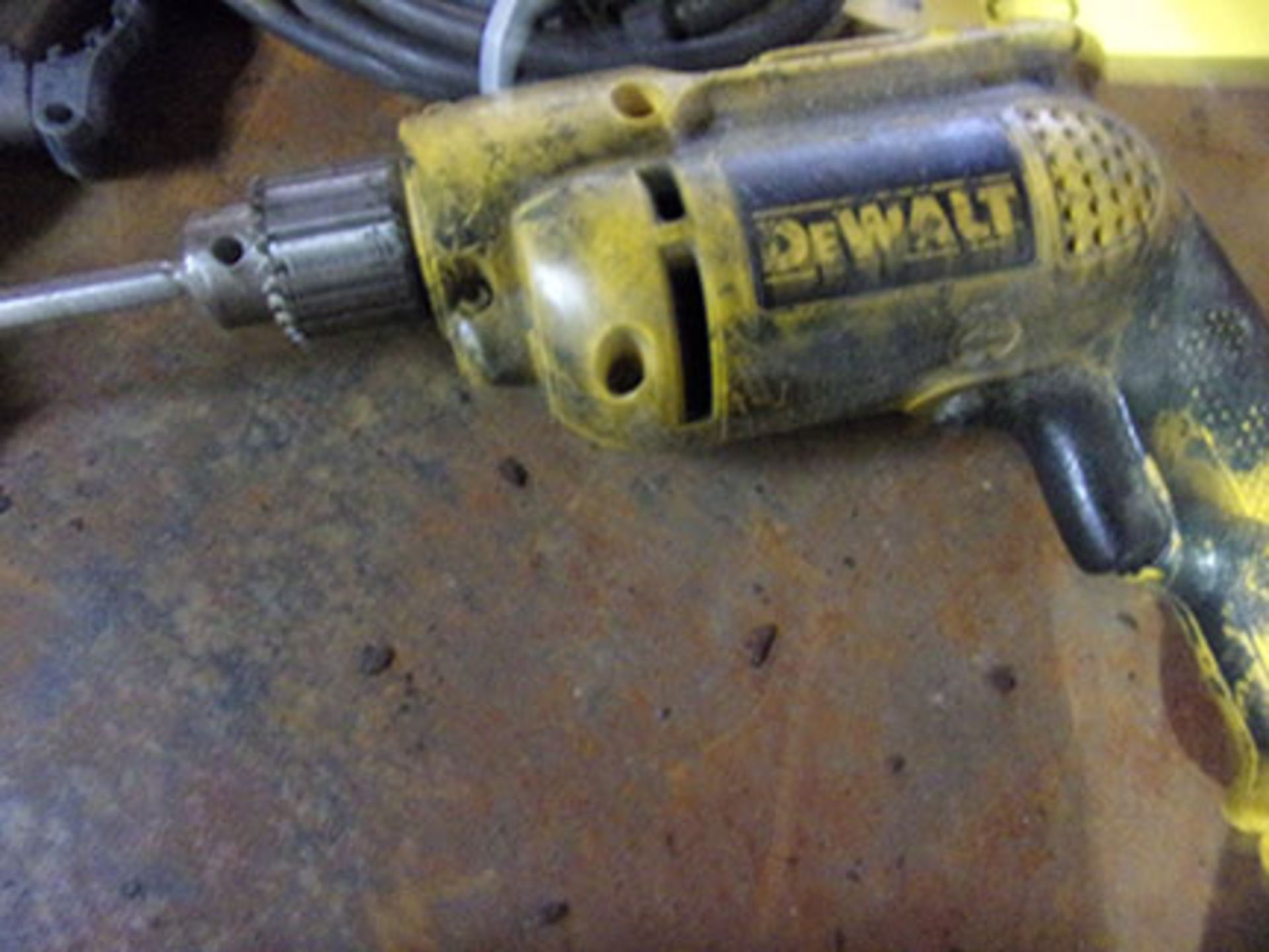 DEWALT 3/8'' DRILL