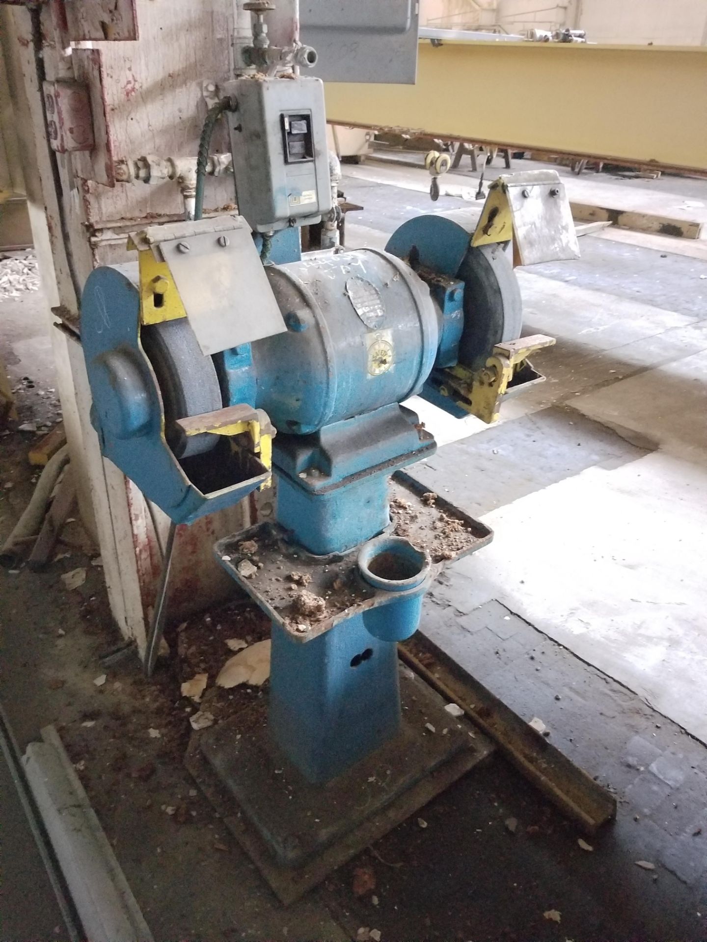 CINCINNATI DOUBLE END 8'' PEDESTAL GRINDER