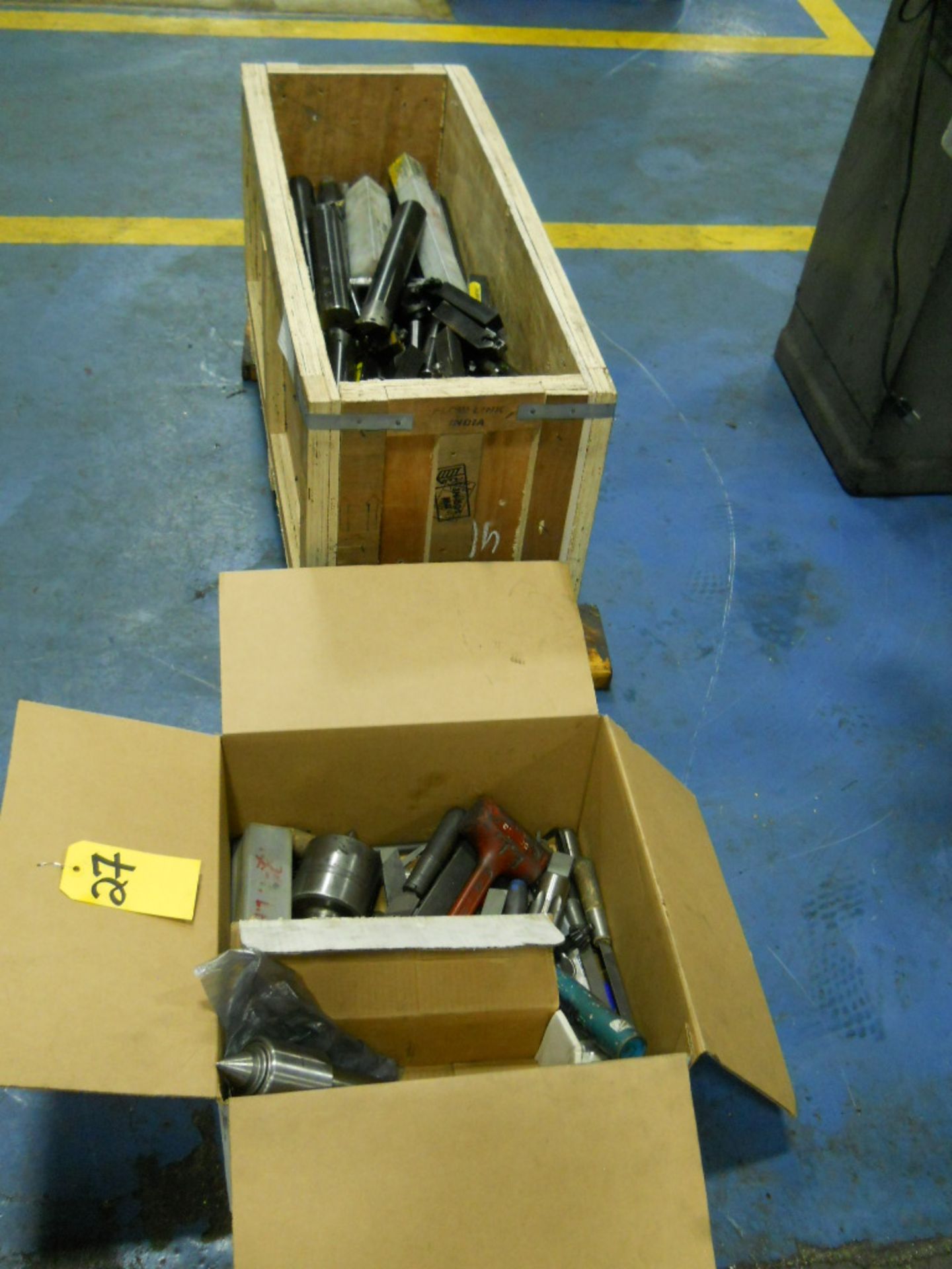 LOT OF: (1) BOX OF HAND TOOLS, (1) CRATE OF BORING BARS, TURNING TOOLS - Image 3 of 3