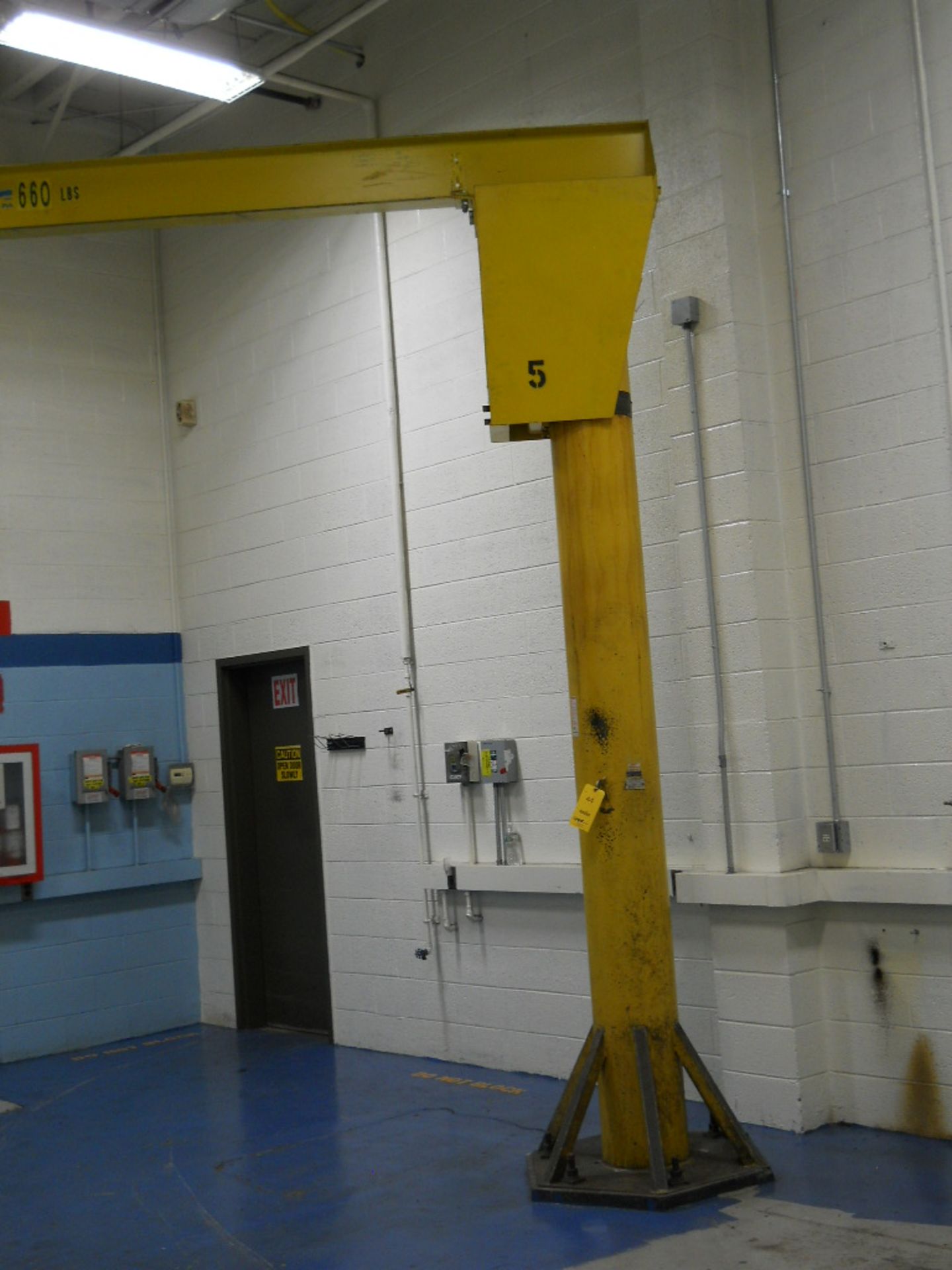 SPANCO 660 LB. CAPACITY FLOOR MOUNT JIB CRANE, (PLEASE NOTE: NO HOIST)