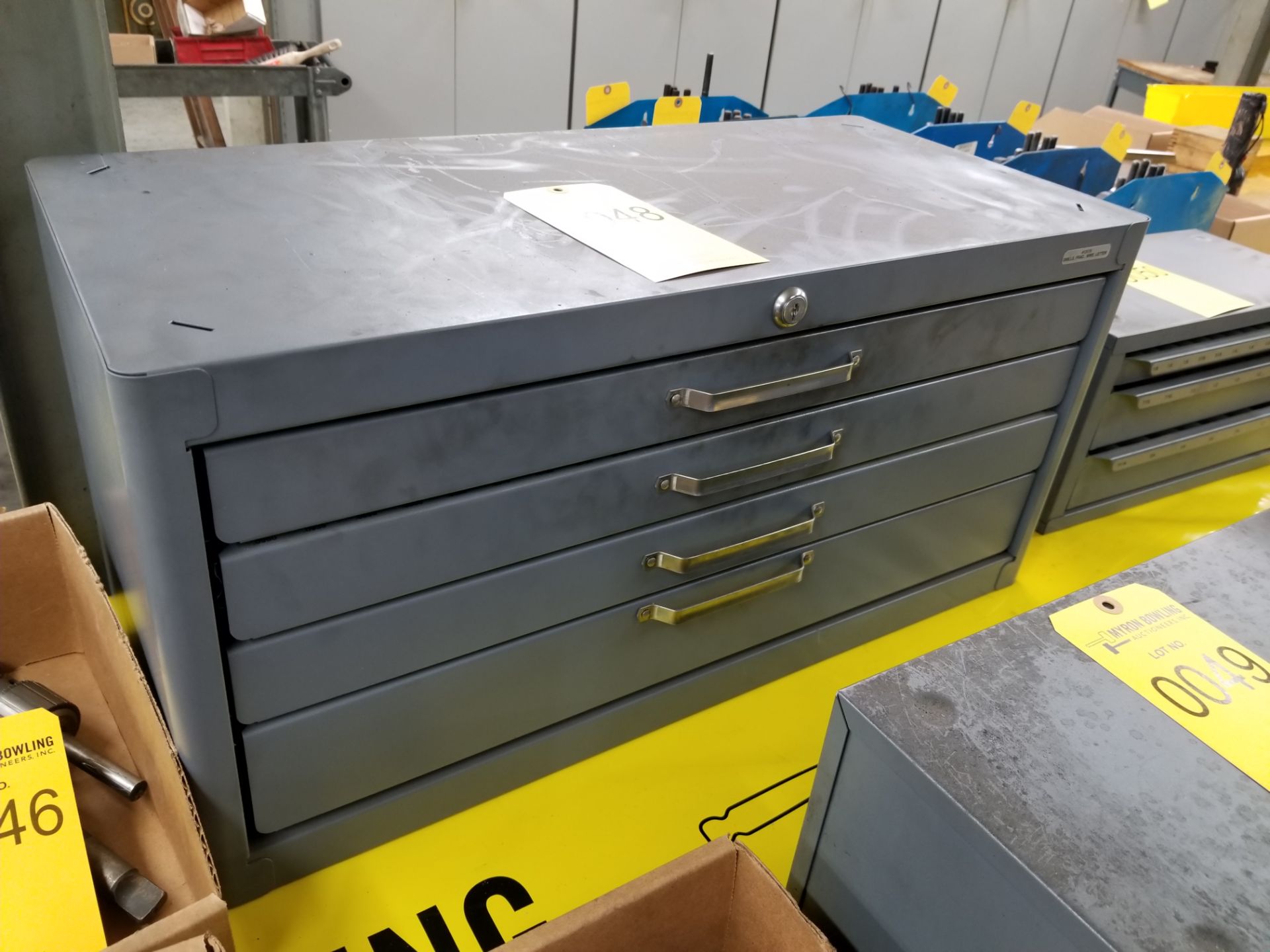 LOT: 4-DRAWER DRILL INDEX AND CONTENTS (ASSORTED STRAIGHT SHANK DRILLS)