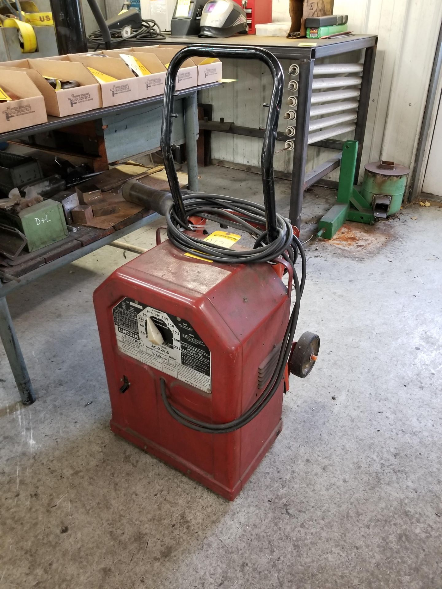 LINCOLN ELECTRIC MODEL AC-225-S VARIABLE VOLTAGE AC ARC WELDER WITH ASSORTED WELDING ROD - Image 2 of 3