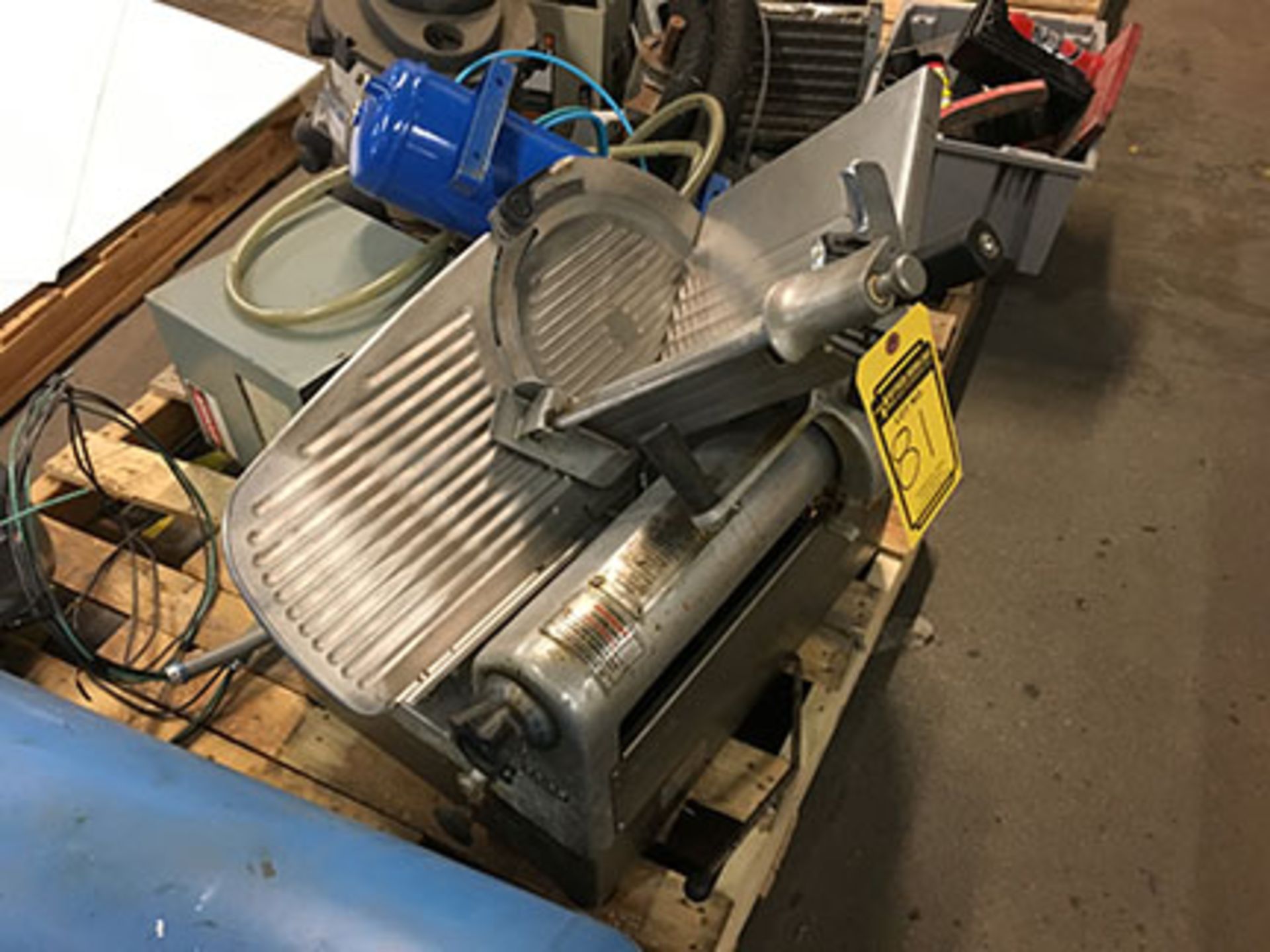 LOT OF ASSORTED DEVICES; HOBART MEAT SLICER, SPENCER VORTEX BLOWER, SHOP VAC, AIR TANK, JACKS, AND