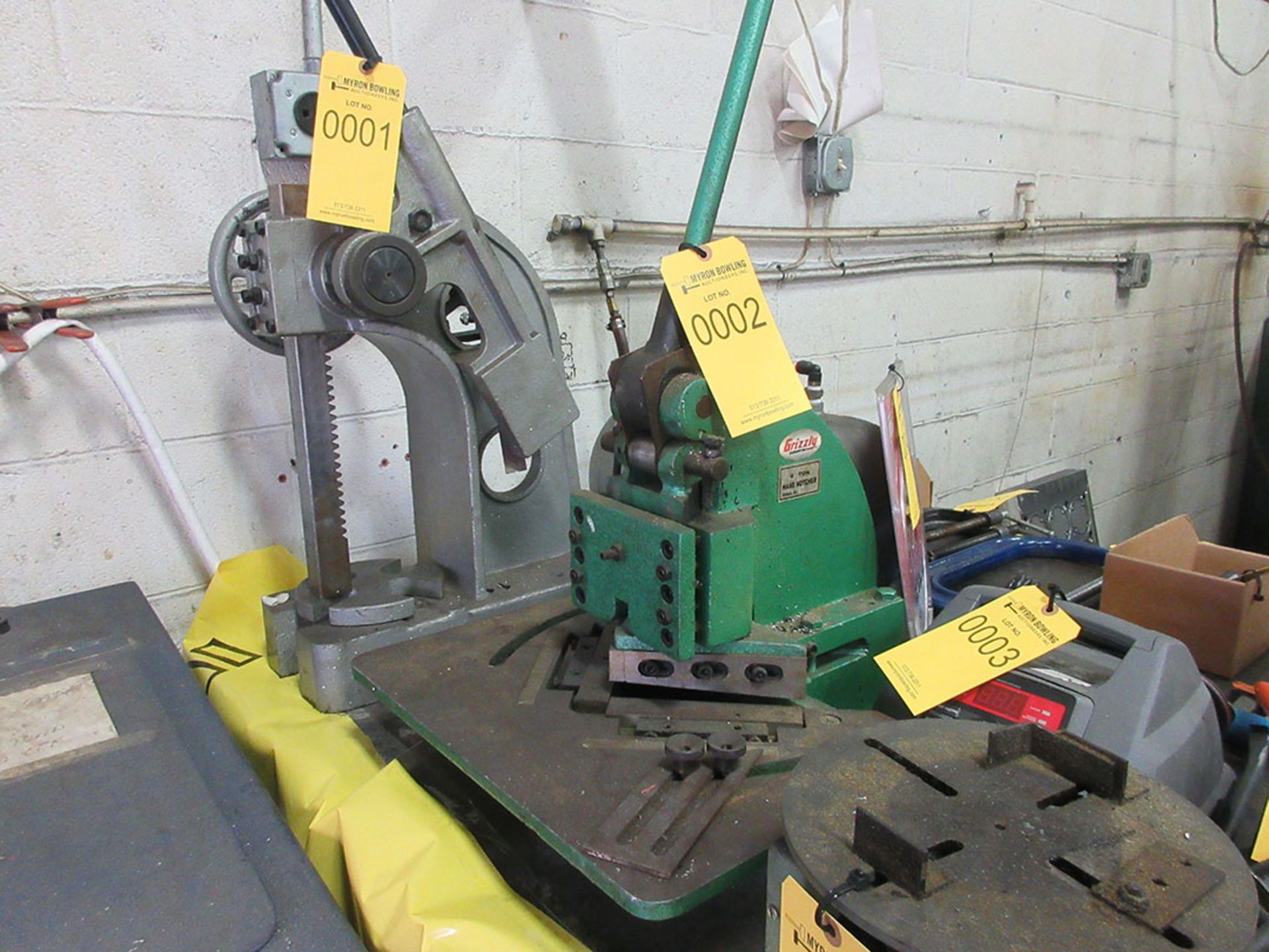 GRIZZLY 4-TON HAND NOTCHER; S/N 230383