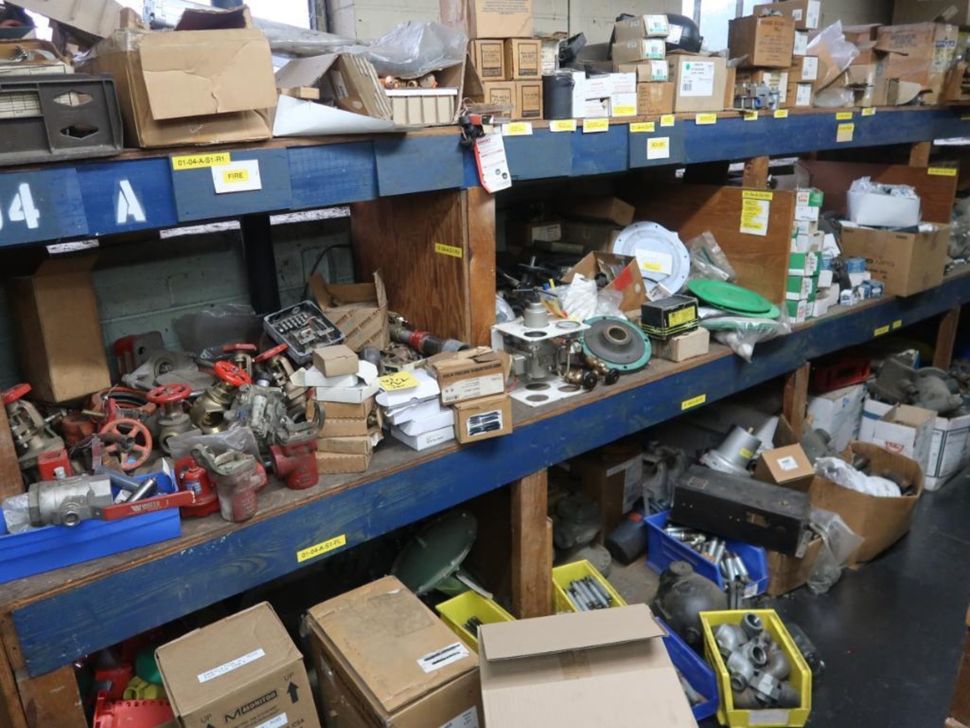 LOT: Balance of Room (excluding Lots #121 & #123) including Shelving, Maintenance, Machine & Electri - Image 24 of 24