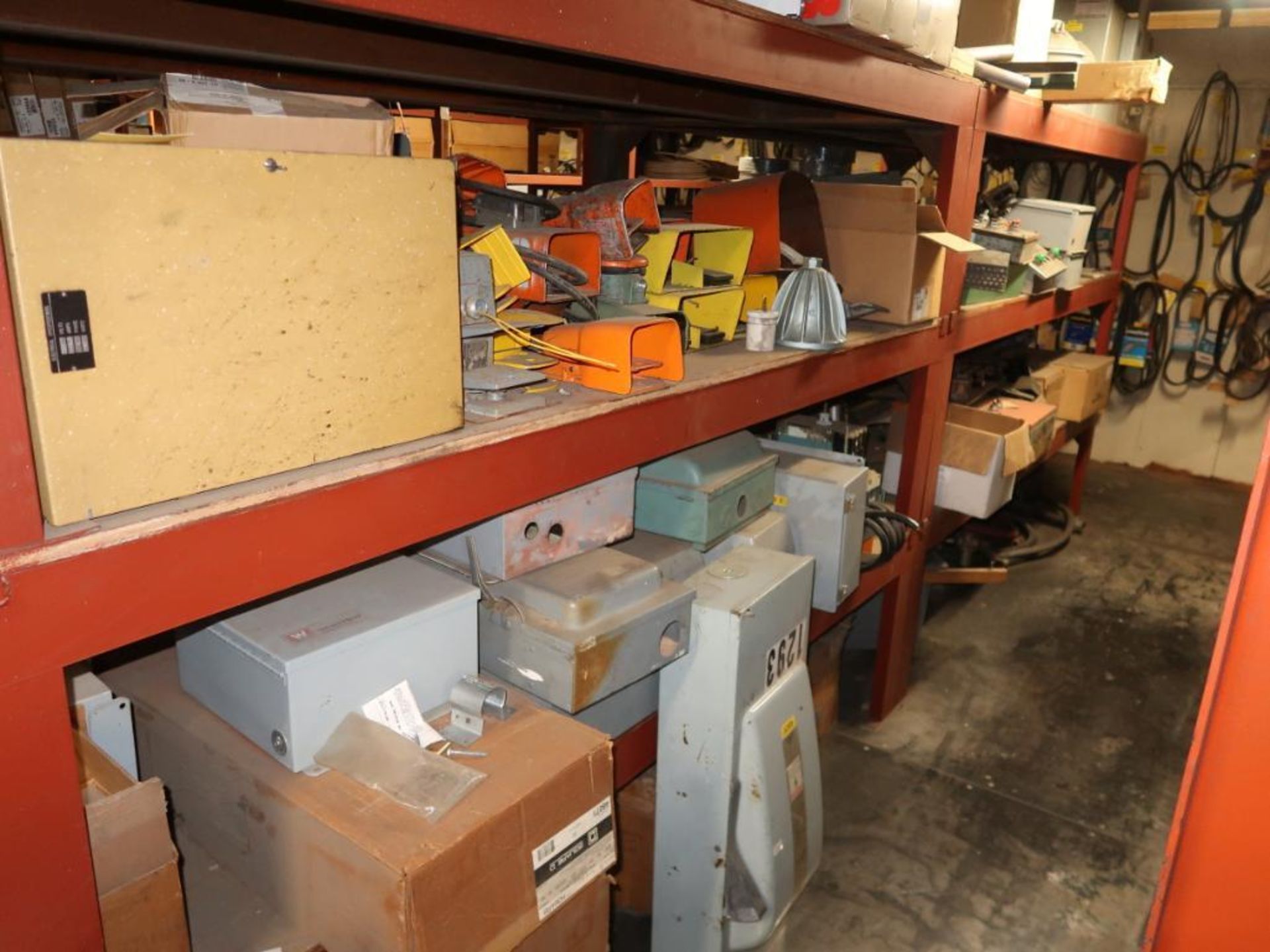 LOT: Balance of Room (excluding Lots #121 & #123) including Shelving, Maintenance, Machine & Electri - Image 3 of 24