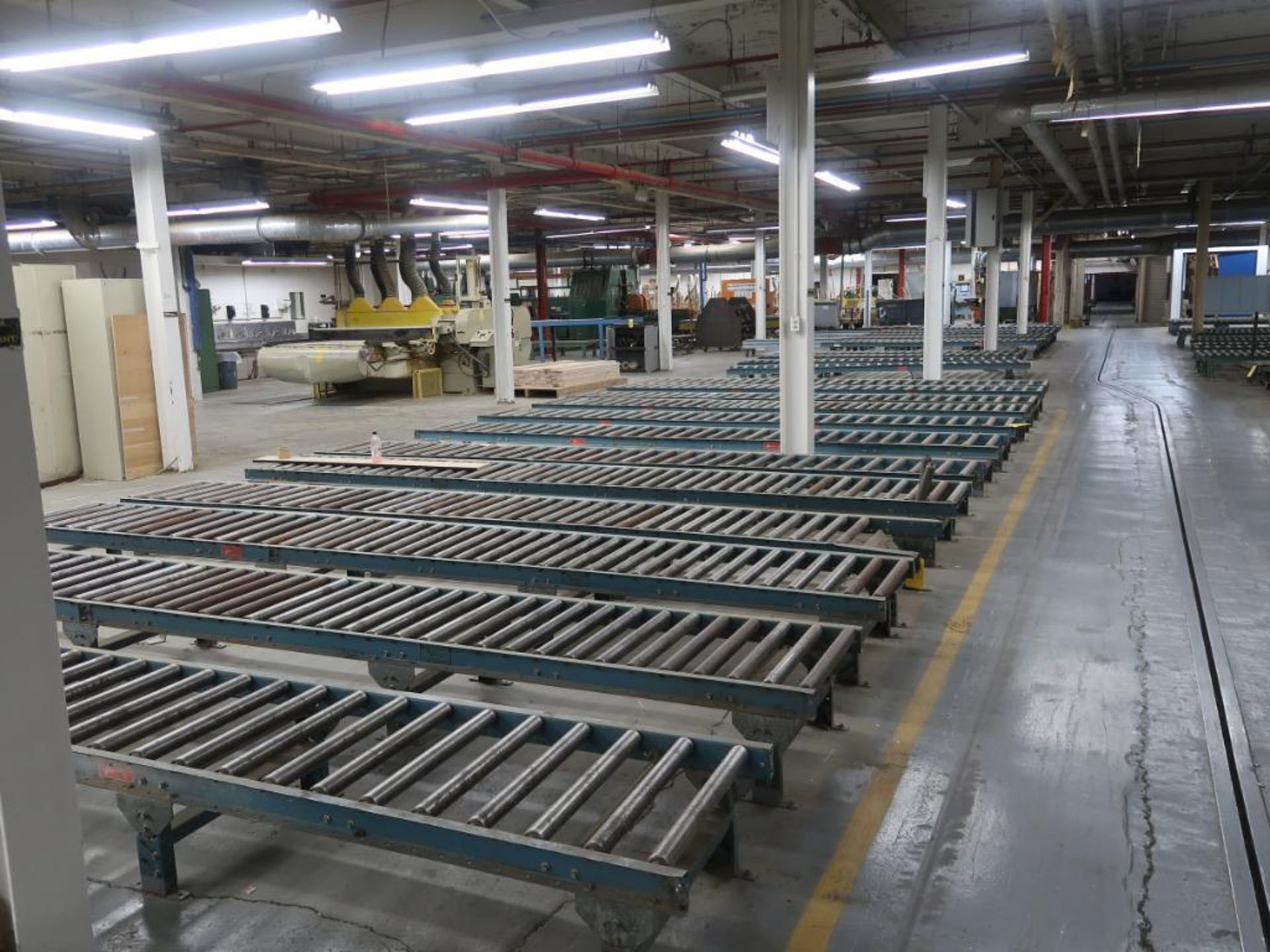 LOT: Approx. 400 ft. of Assorted Width Roller Conveyor in (27) Sections including (5) Transfer Dolli