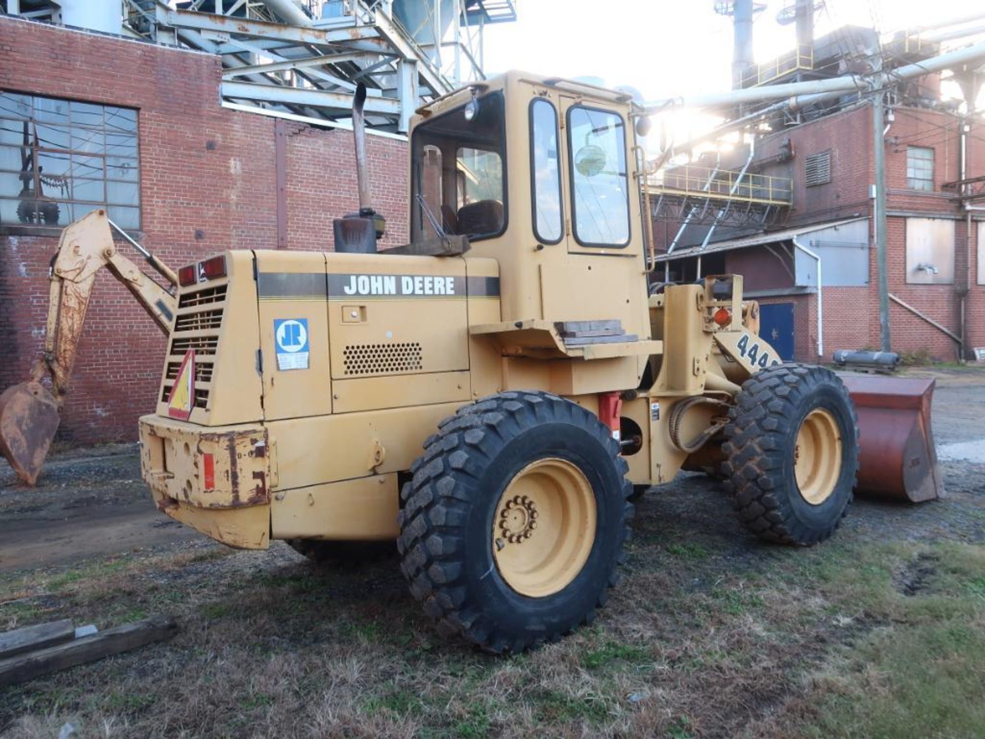 JOHN DEERE Wheel Loader Model 444G, S/N CK444GX002319, 96 in. Quick Release Bucket - Image 2 of 3