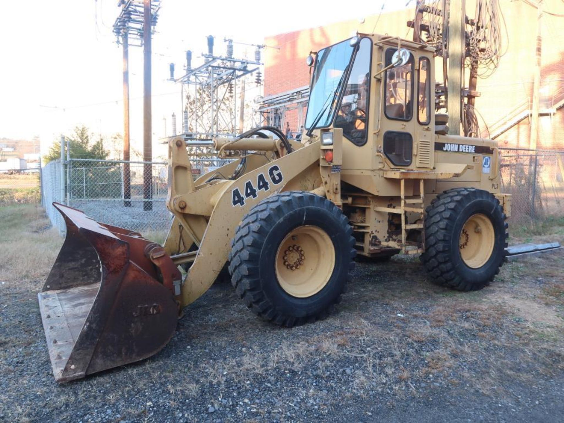 JOHN DEERE Wheel Loader Model 444G, S/N CK444GX002319, 96 in. Quick Release Bucket