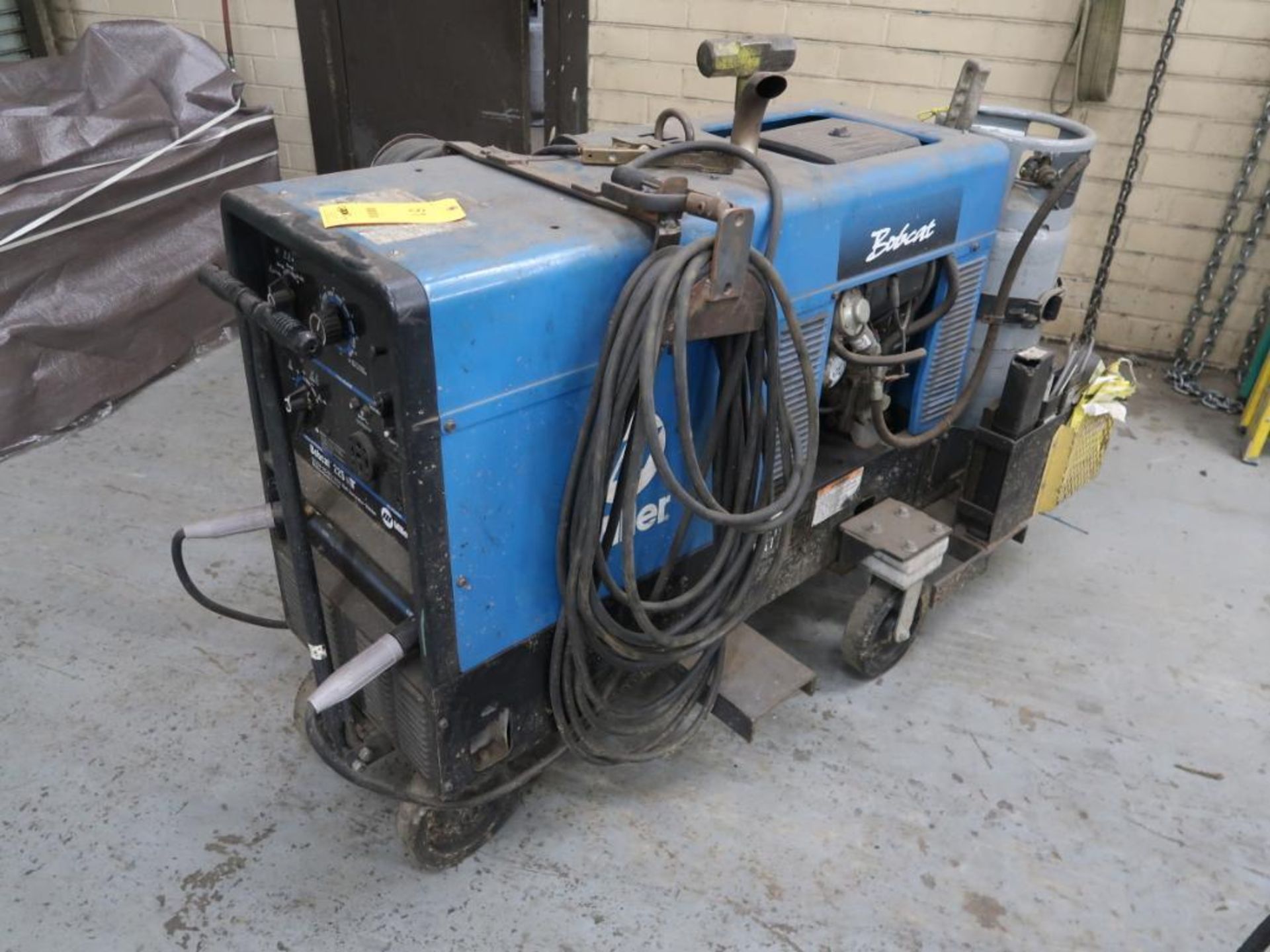 MILLER Propane Power Welder Model Bobcat 225NT, with 8000 Watt Generator, with Leads