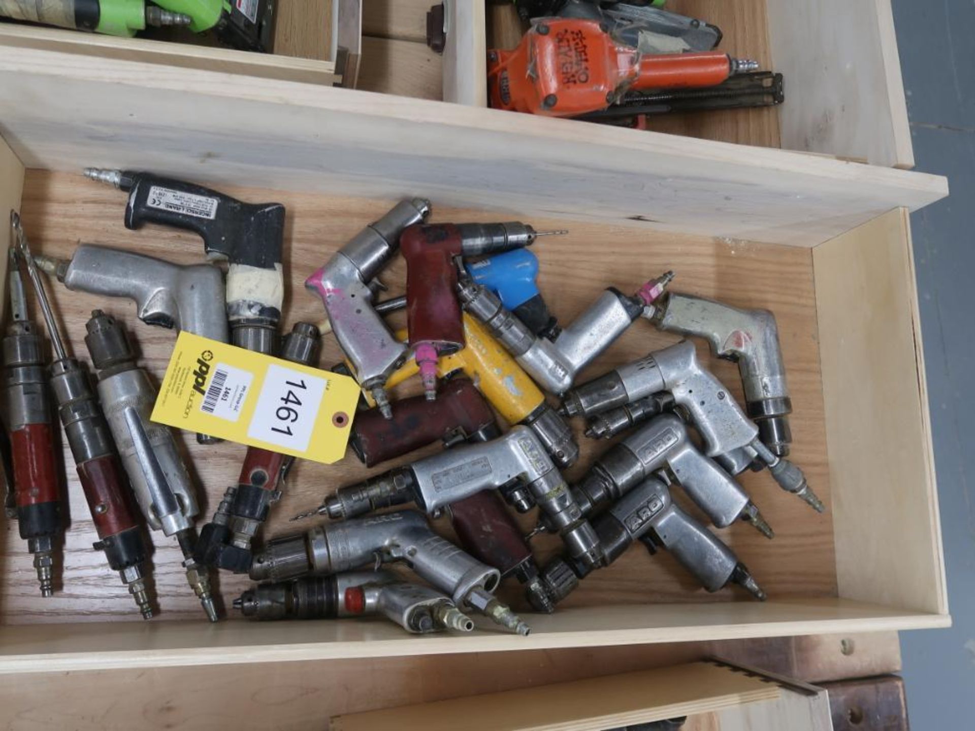 LOT: Assorted Pneumatic Tools in (1) Drawer