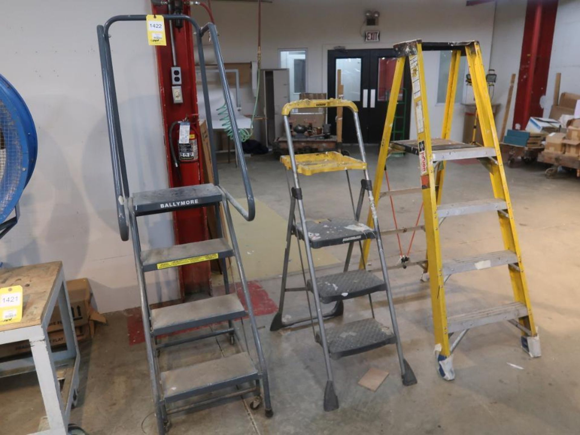 LOT: (3) 4-Step Ladders & Stairs