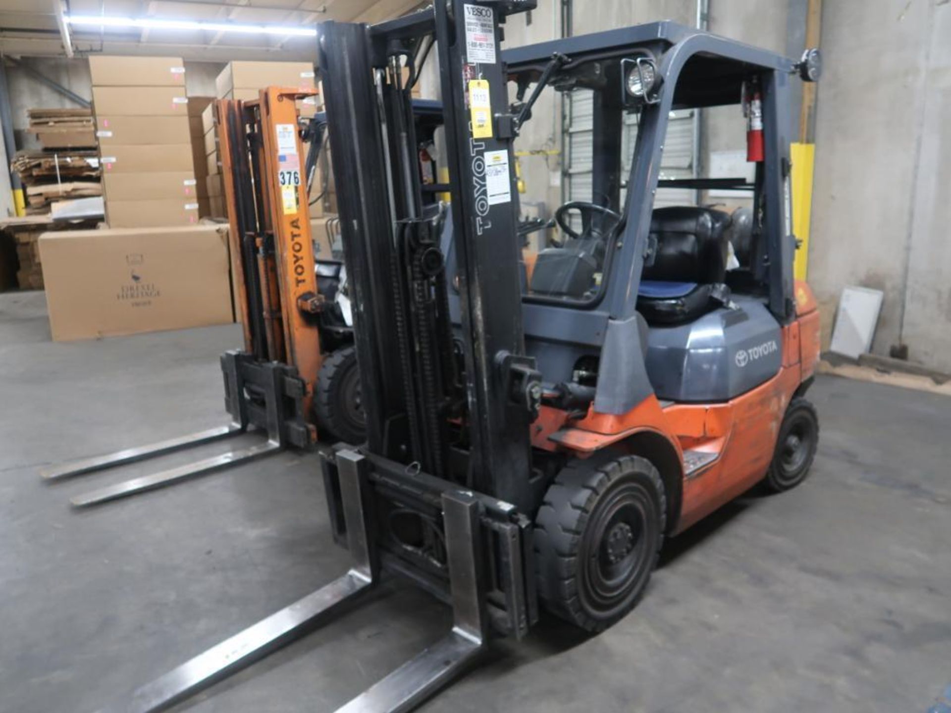 TOYOTA 5000 lb. LP Forklift Model 7FGU25, S/N 63412, Pneumatic Tires, 2-Stage Mast, Cab (#377)