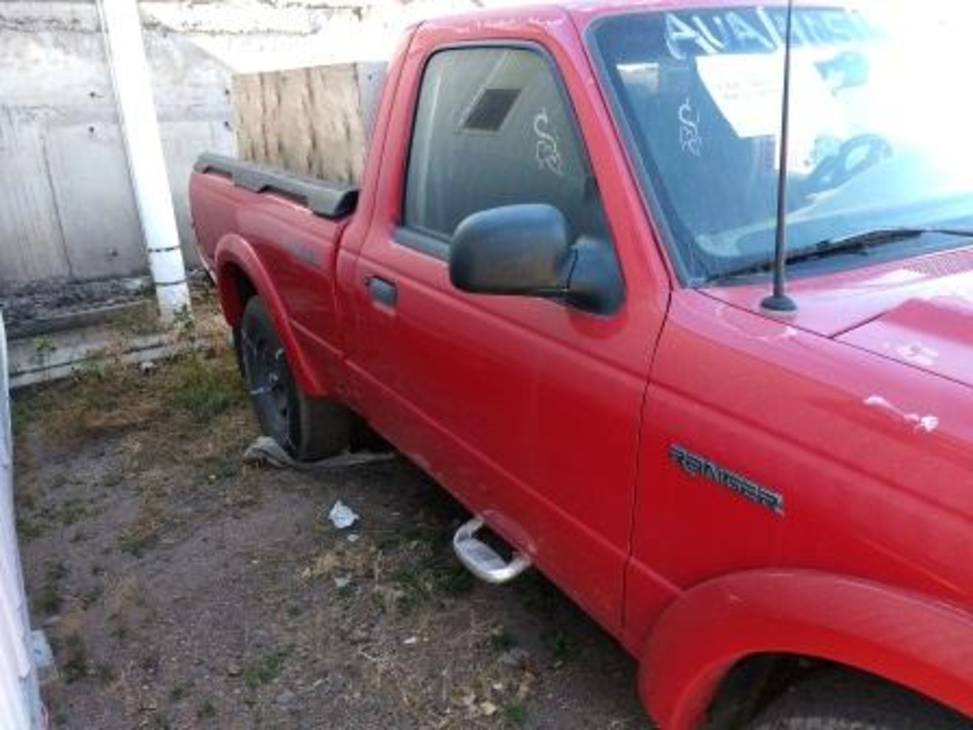 Lote Conformado Por Tres Vehículos No Aptos Para Matricular, Ford Vagoneta 2004, Jeep Grand Cherokee - Image 15 of 20