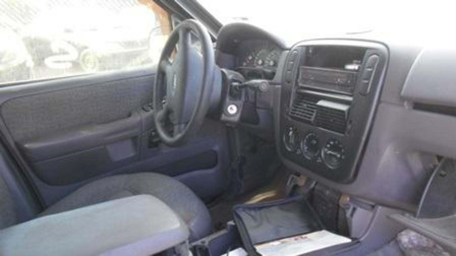 Lote Conformado Por Seis Vehículos No Aptos Para Matricular, Ford Explorer 2003, Datsun Pulsar - Bild 9 aus 20