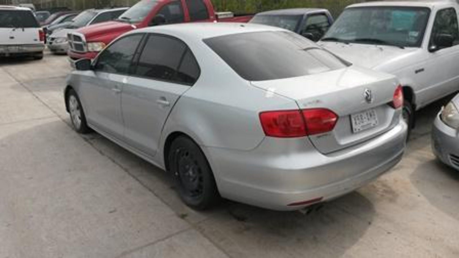 Lote Conformado Por Dos Vehículos,Volkswagen Jetta 2011 Y Chevrolet Aveo 2010, , Located In: Nuevo - Image 2 of 15