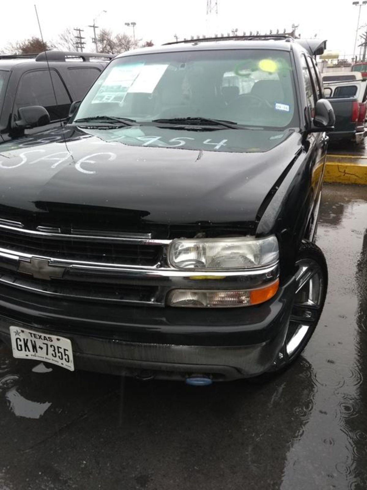 Lote Conformado Por Cuatro Vehículos No Aptos Para Matricular, Chevrolet Suburban 2001, Saturn Suv - Bild 6 aus 19