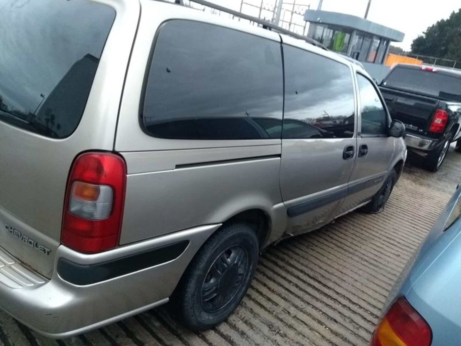 Lote Conformado Por Cinco Vehículos No Aptos Para Matricular,Chevrolet Venture 2001, Chevrolet Tahoe - Image 5 of 20